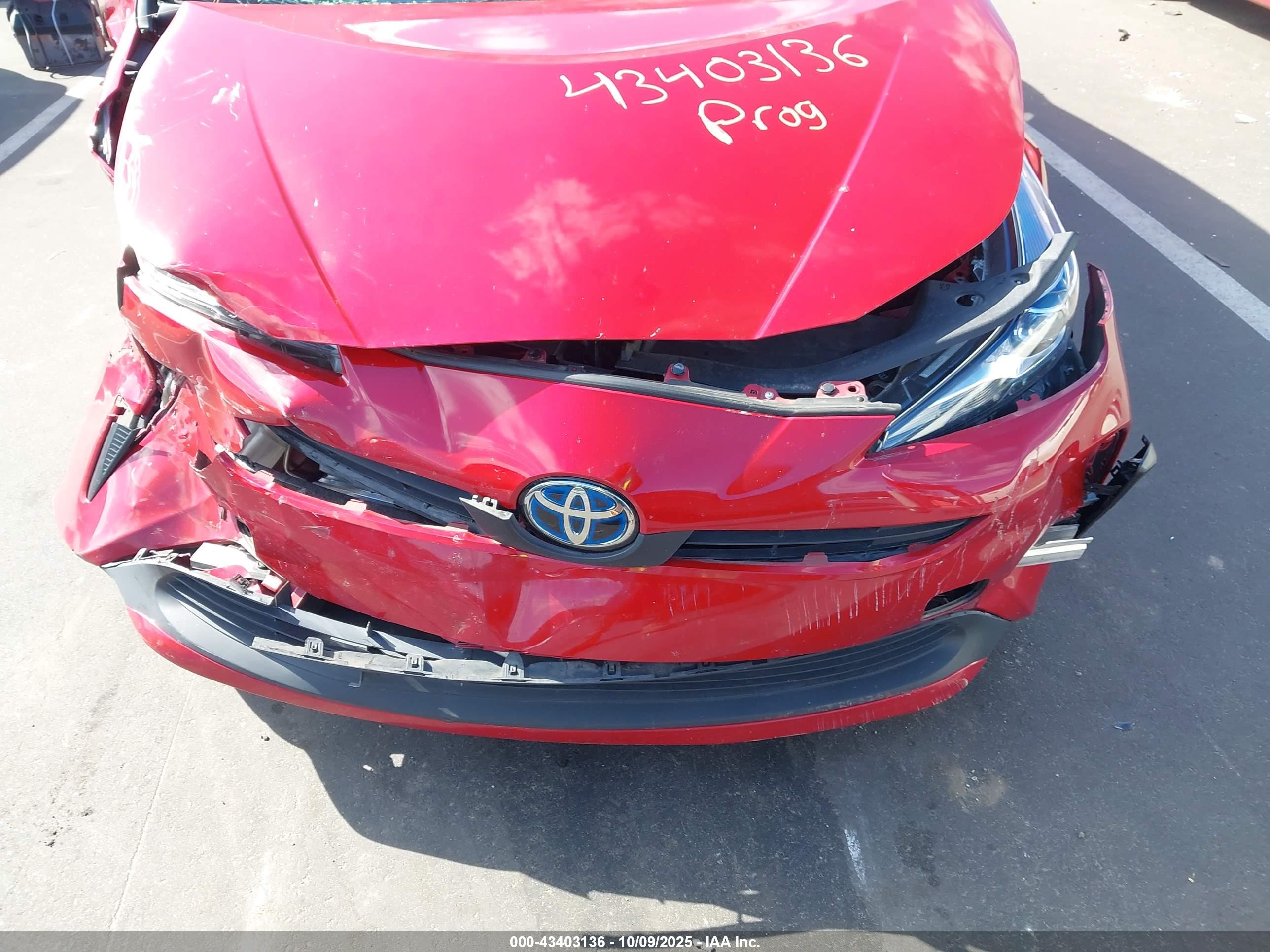 TOYOTA PRIUS image 6