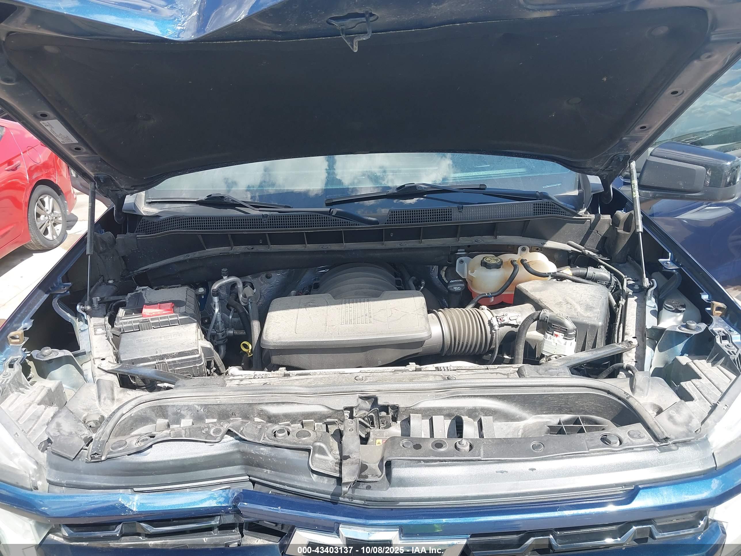 CHEVROLET SILVERADO image 10