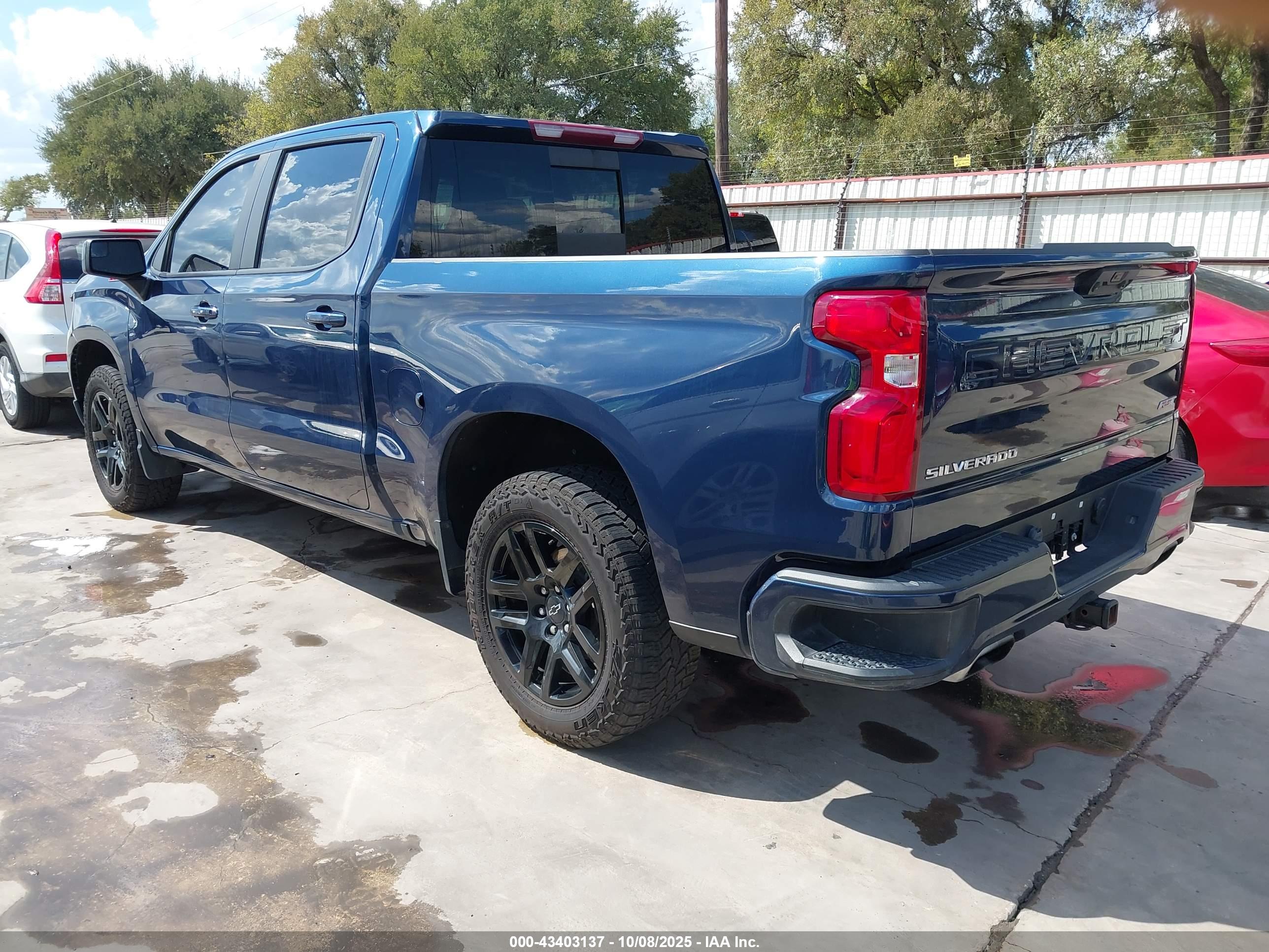 CHEVROLET SILVERADO image 3