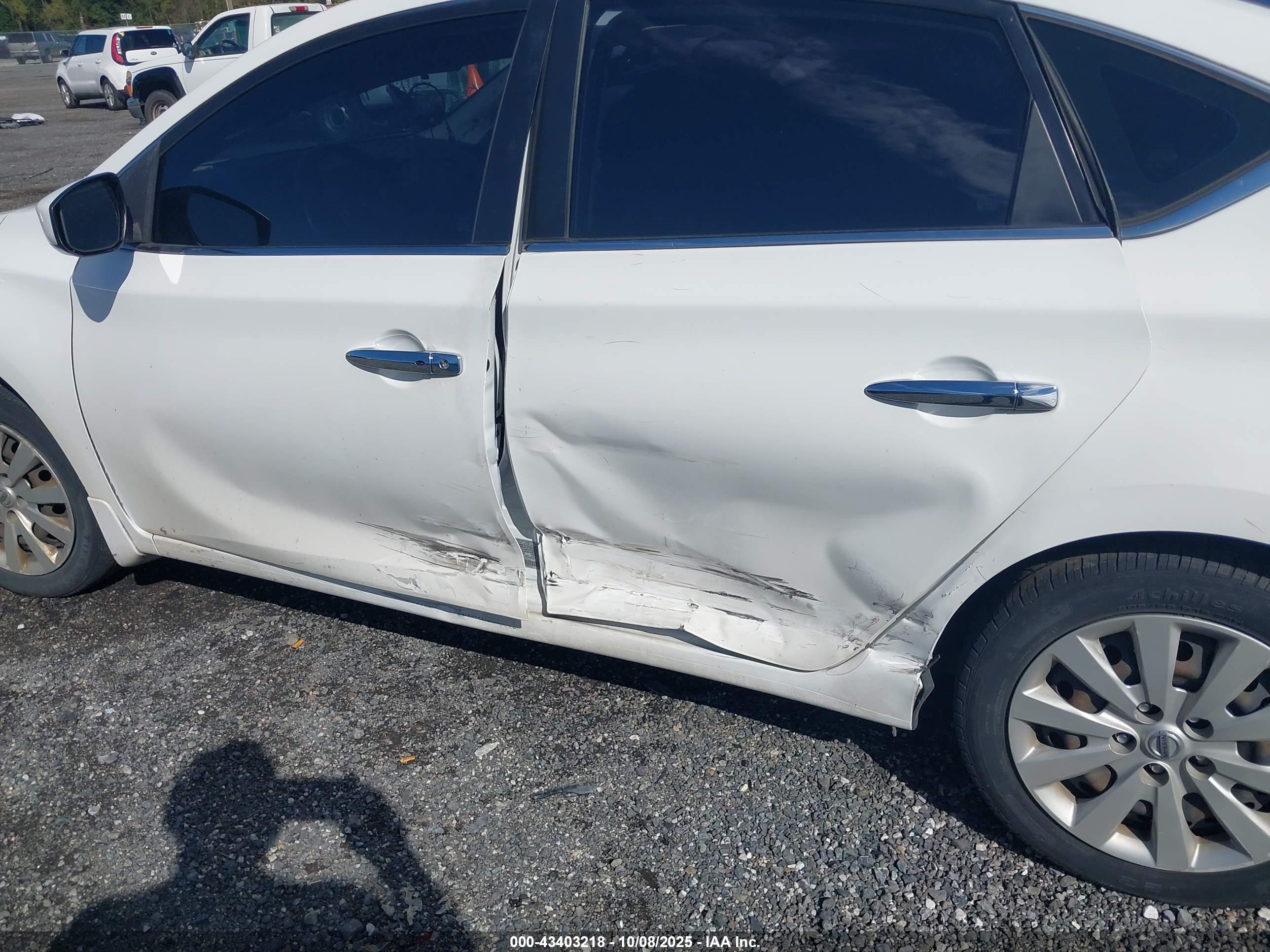 NISSAN SENTRA image 6