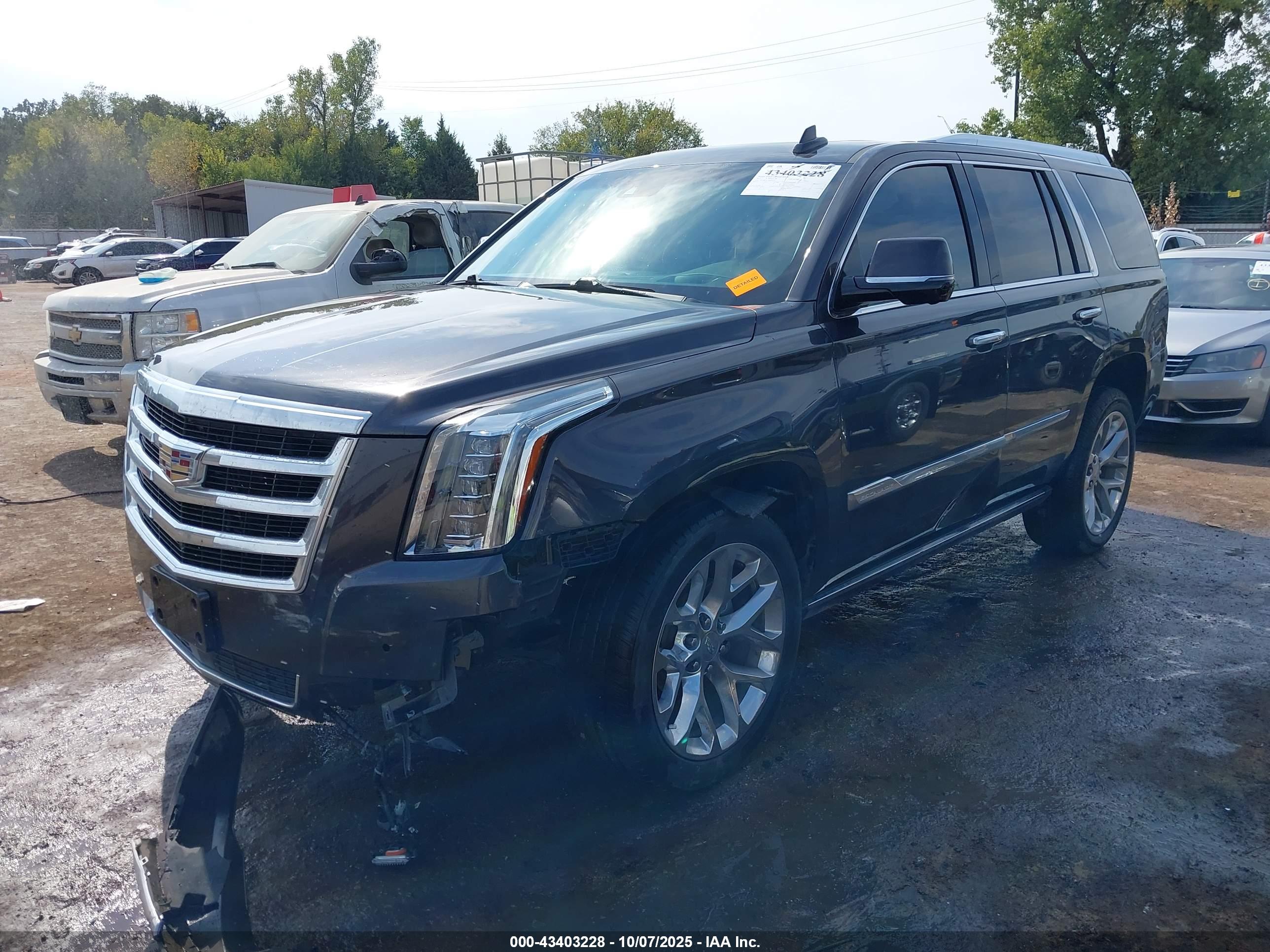 CADILLAC ESCALADE image 2