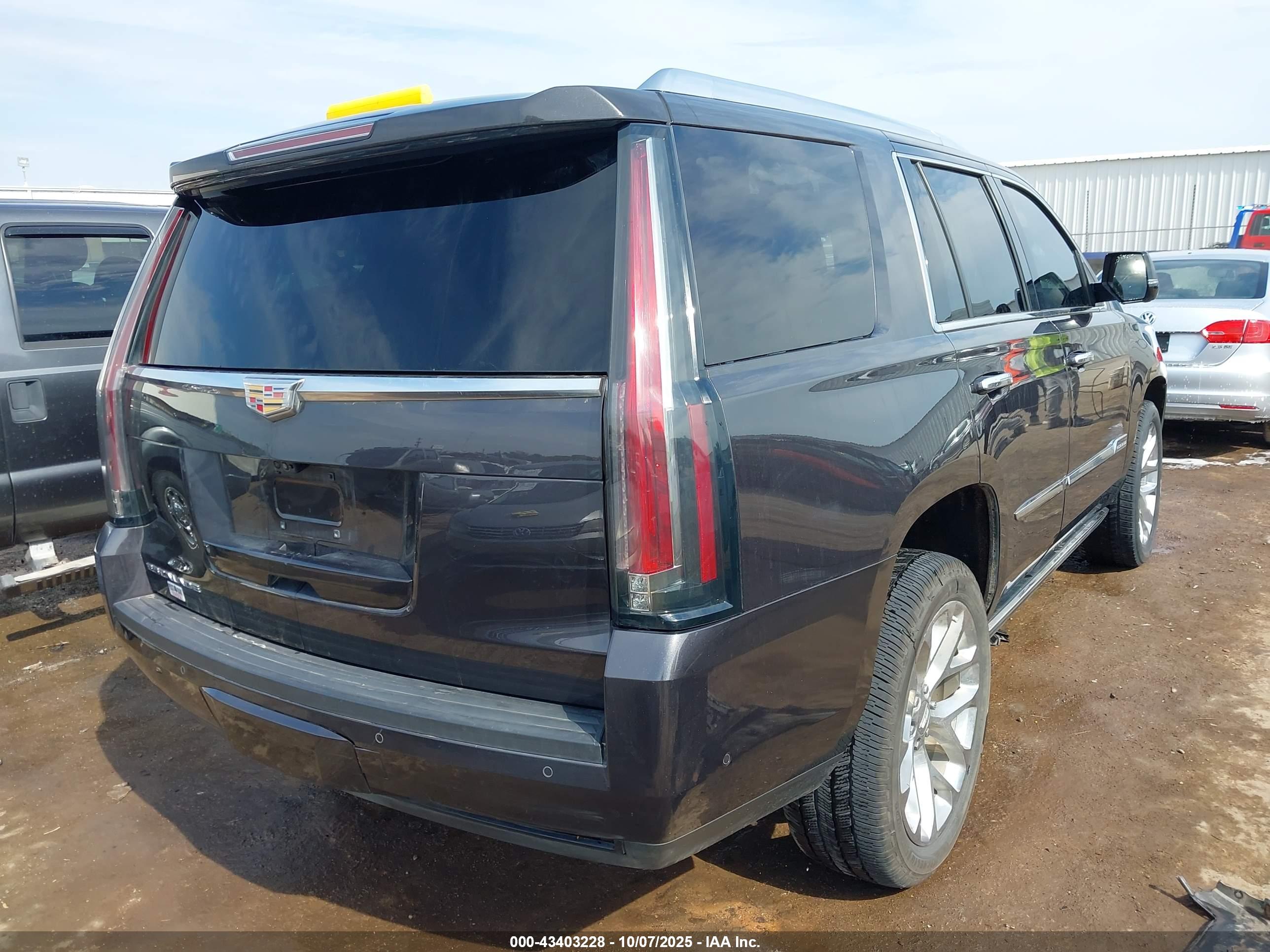 CADILLAC ESCALADE image 4