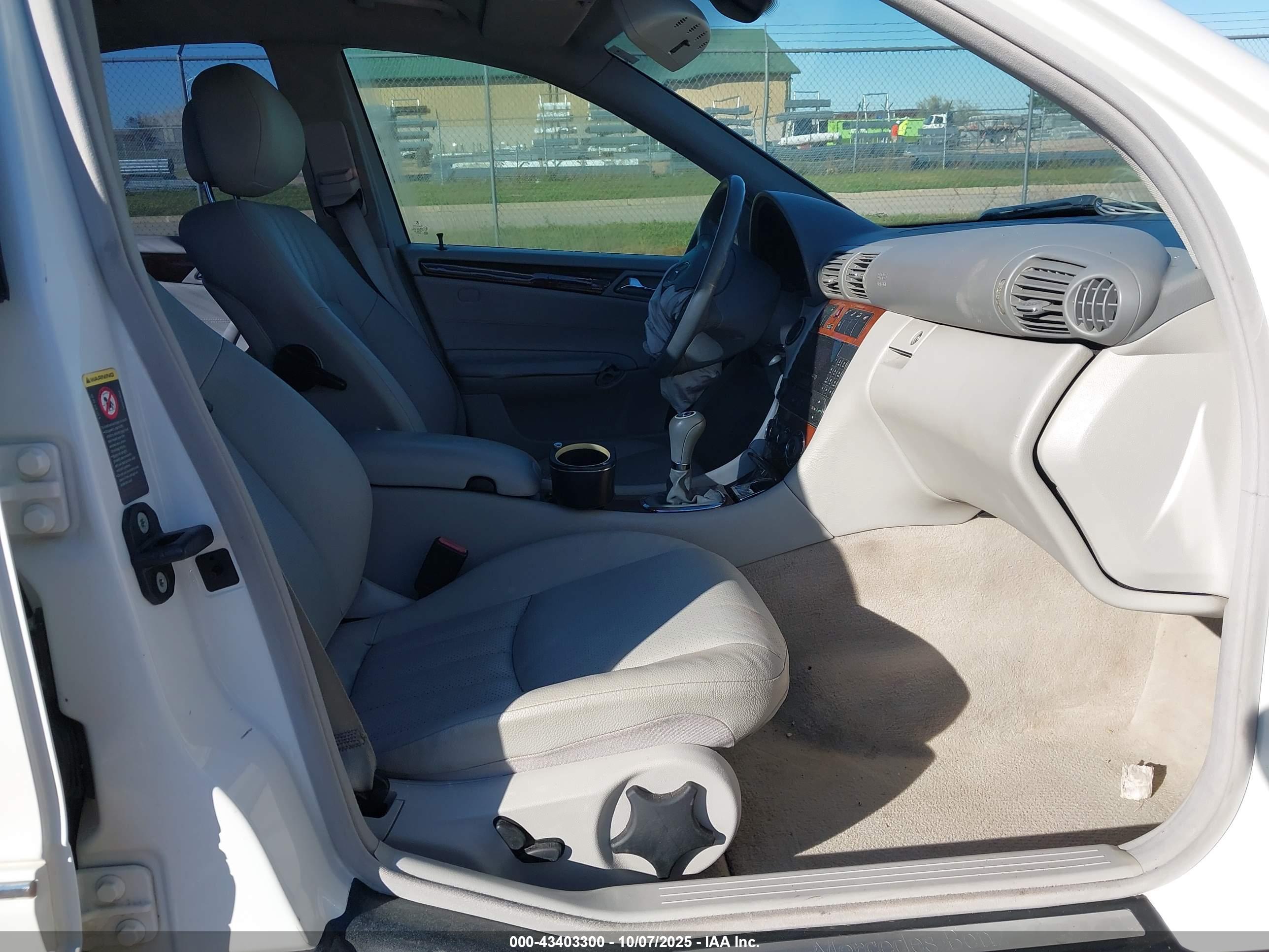 MERCEDES-BENZ C image 5