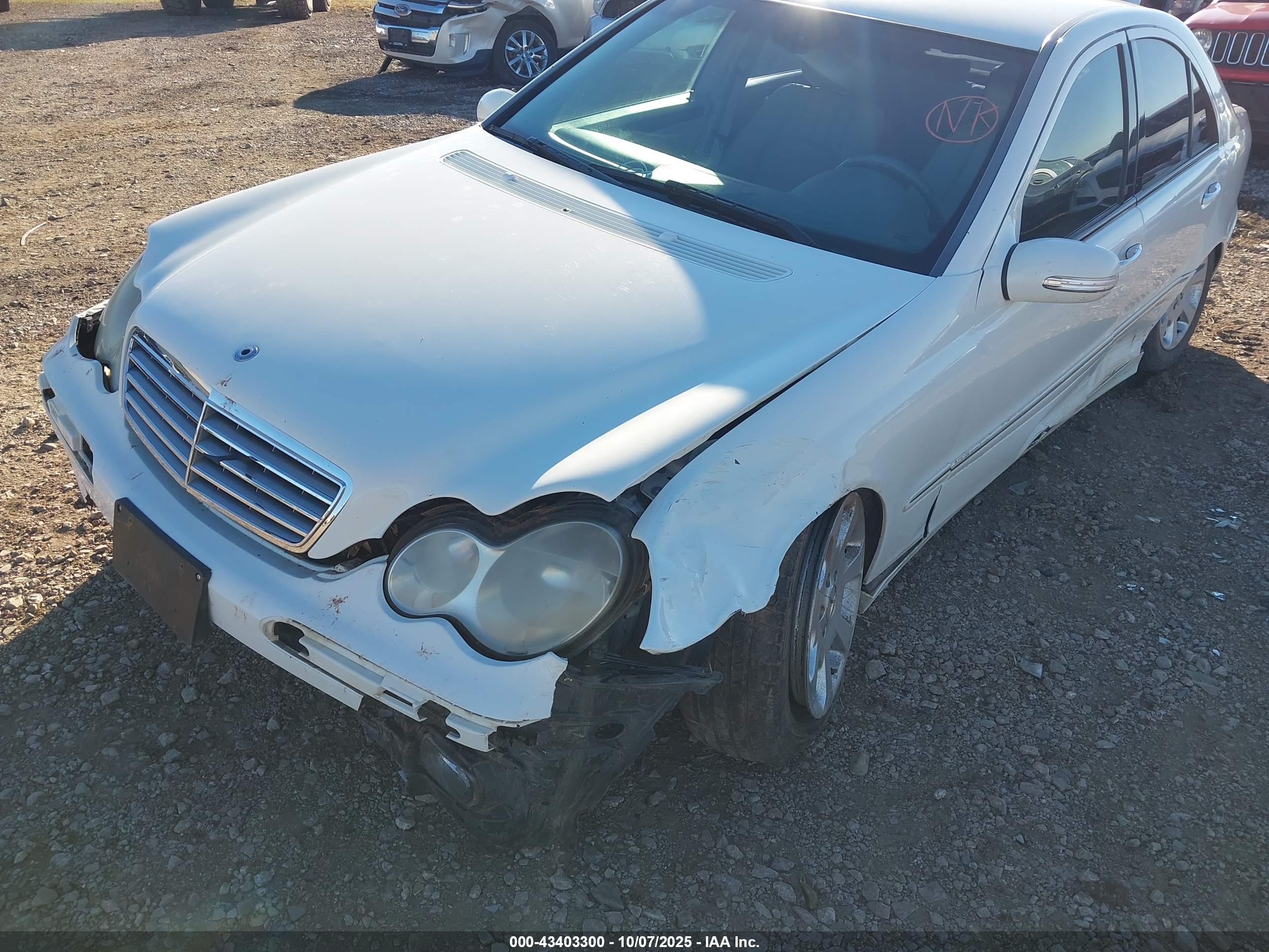 MERCEDES-BENZ C image 6