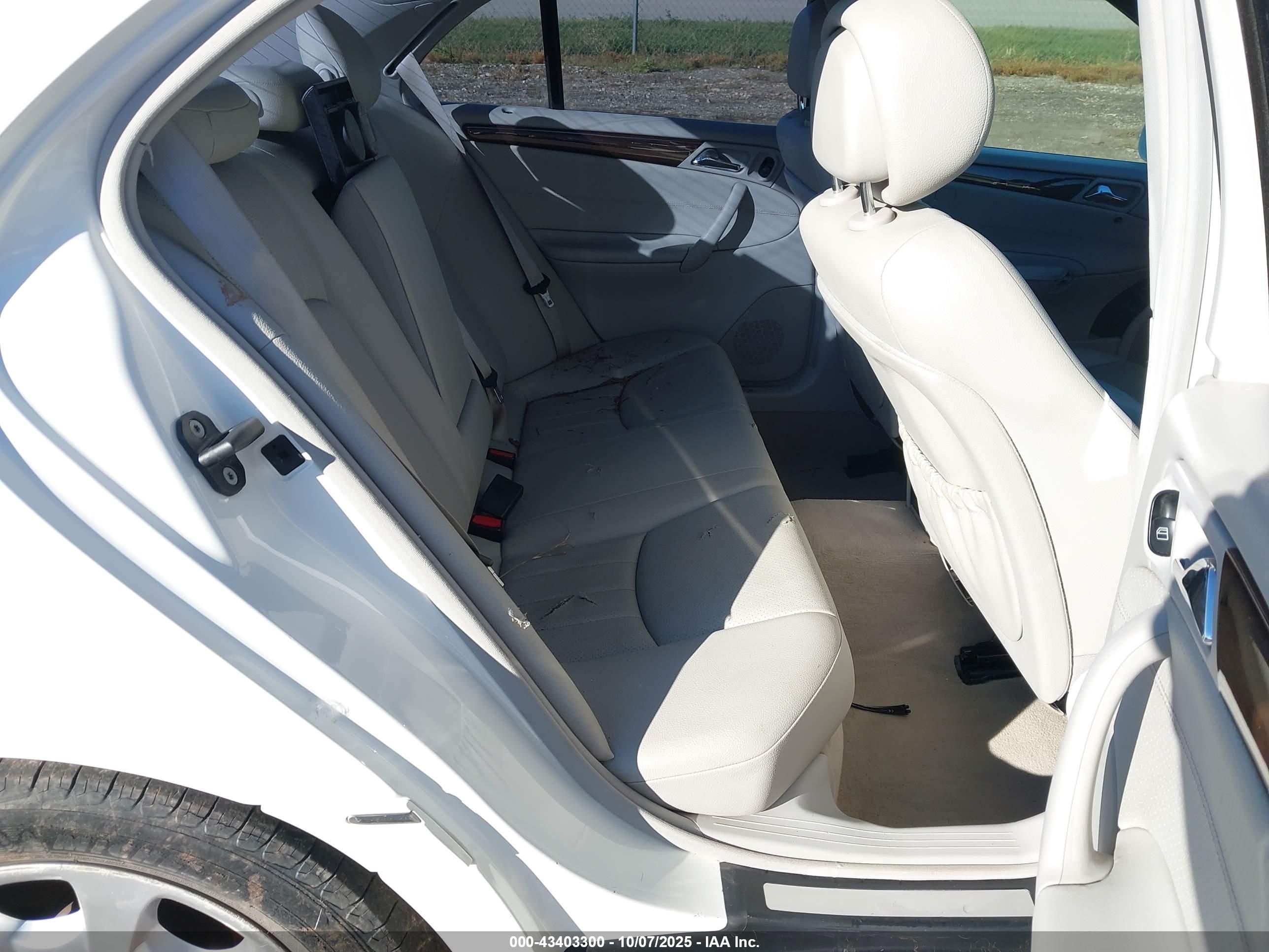 MERCEDES-BENZ C image 8