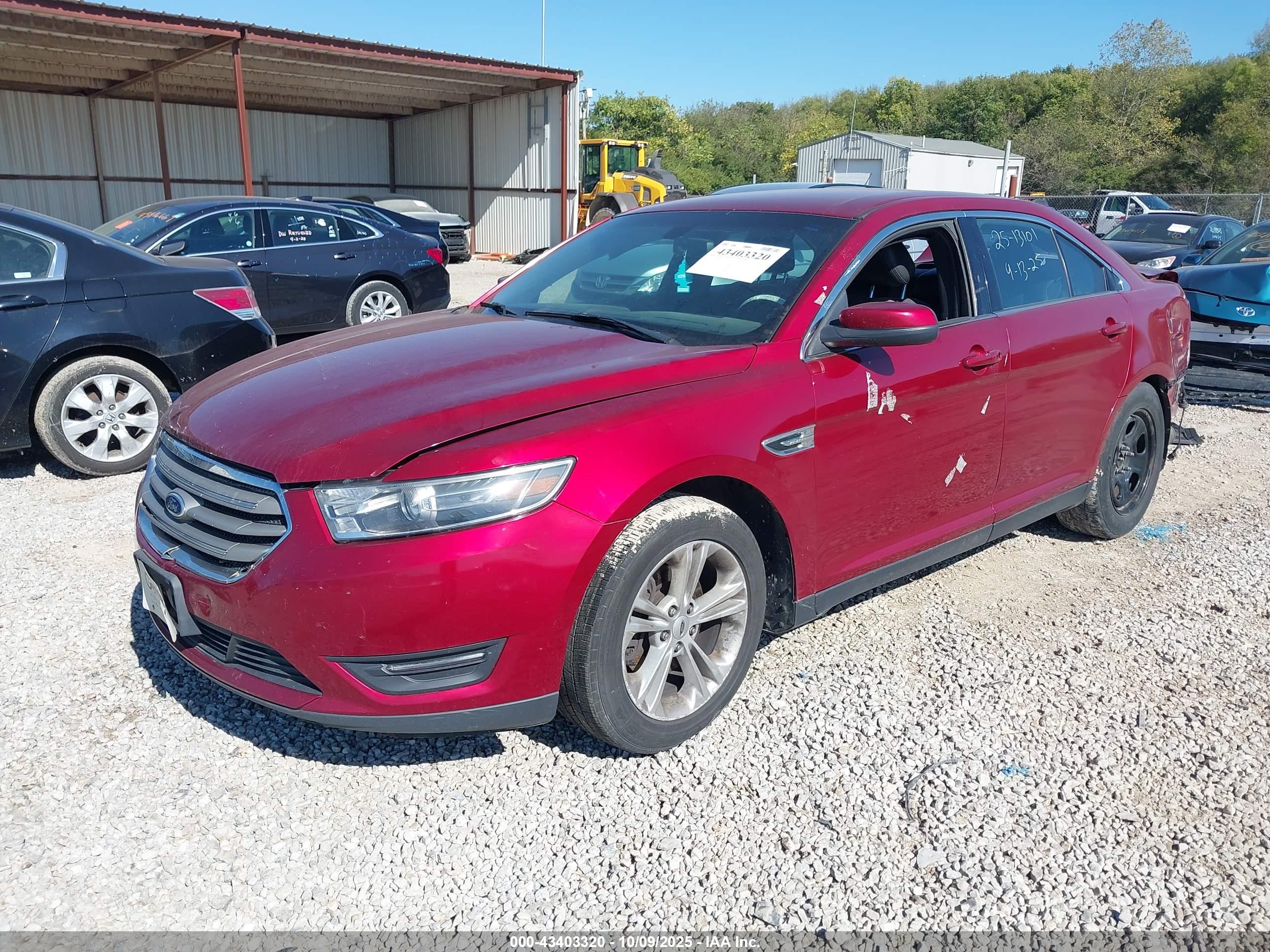FORD TAURUS image 2