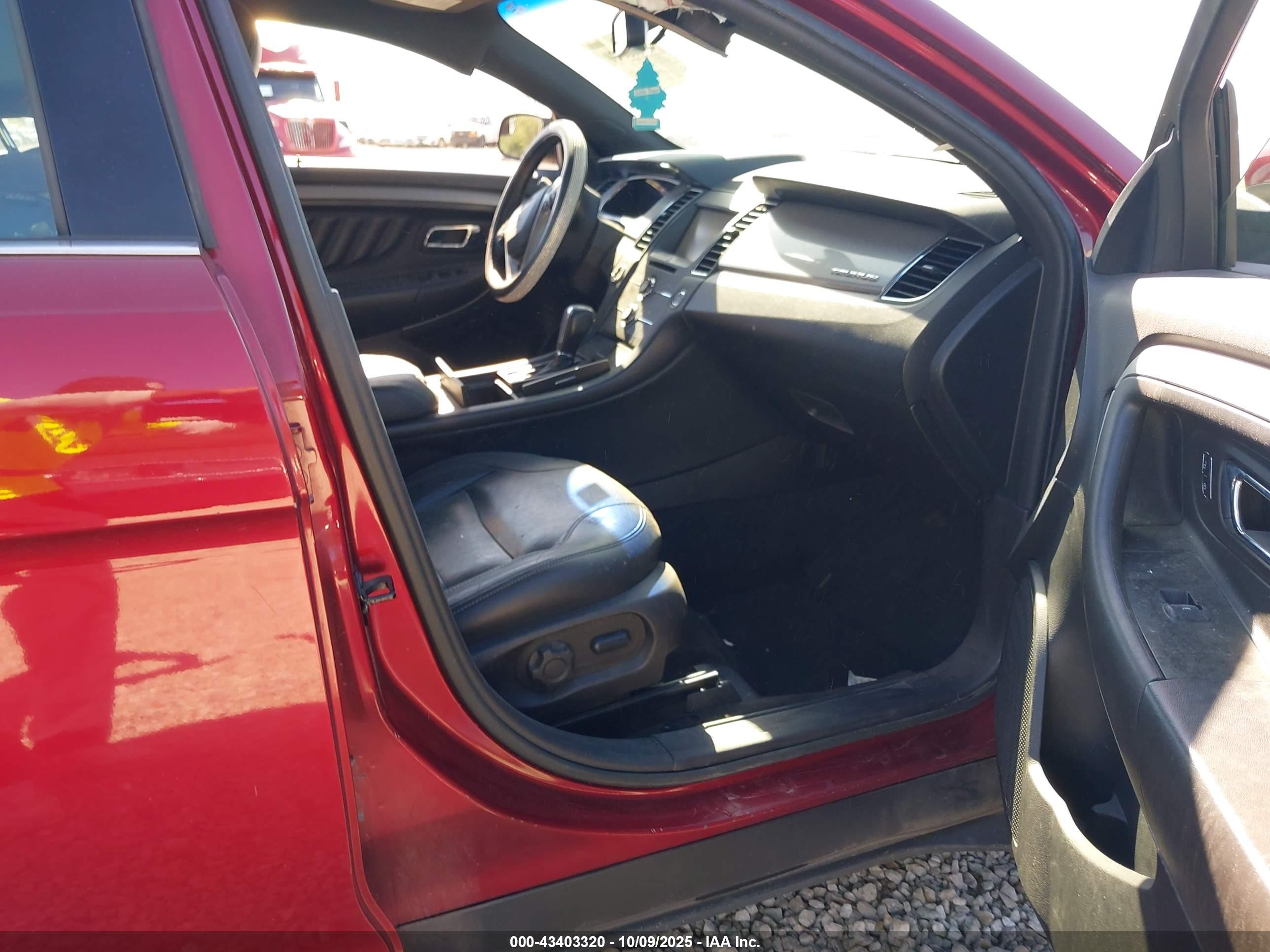 FORD TAURUS image 5