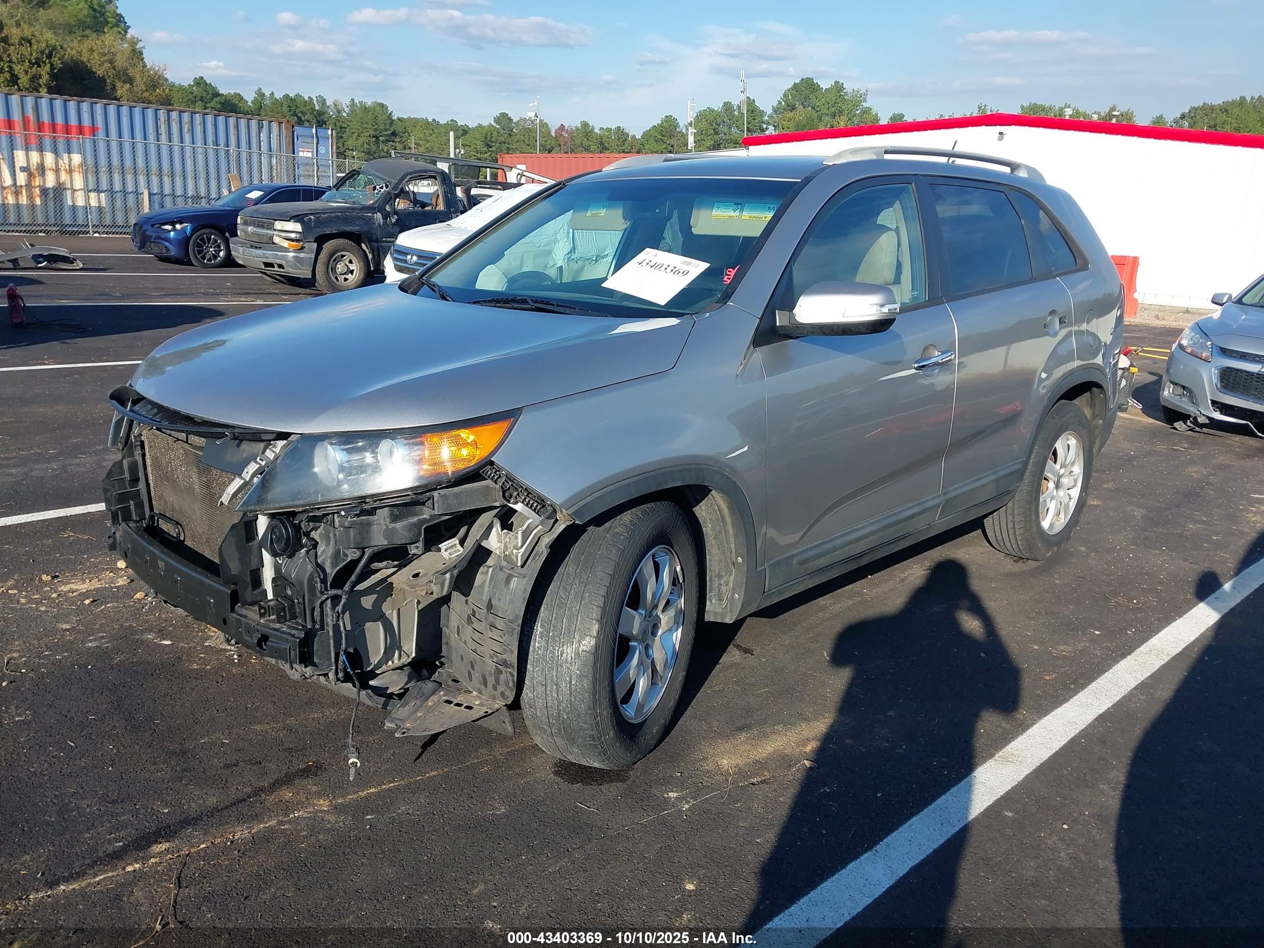 KIA SORENTO image 2