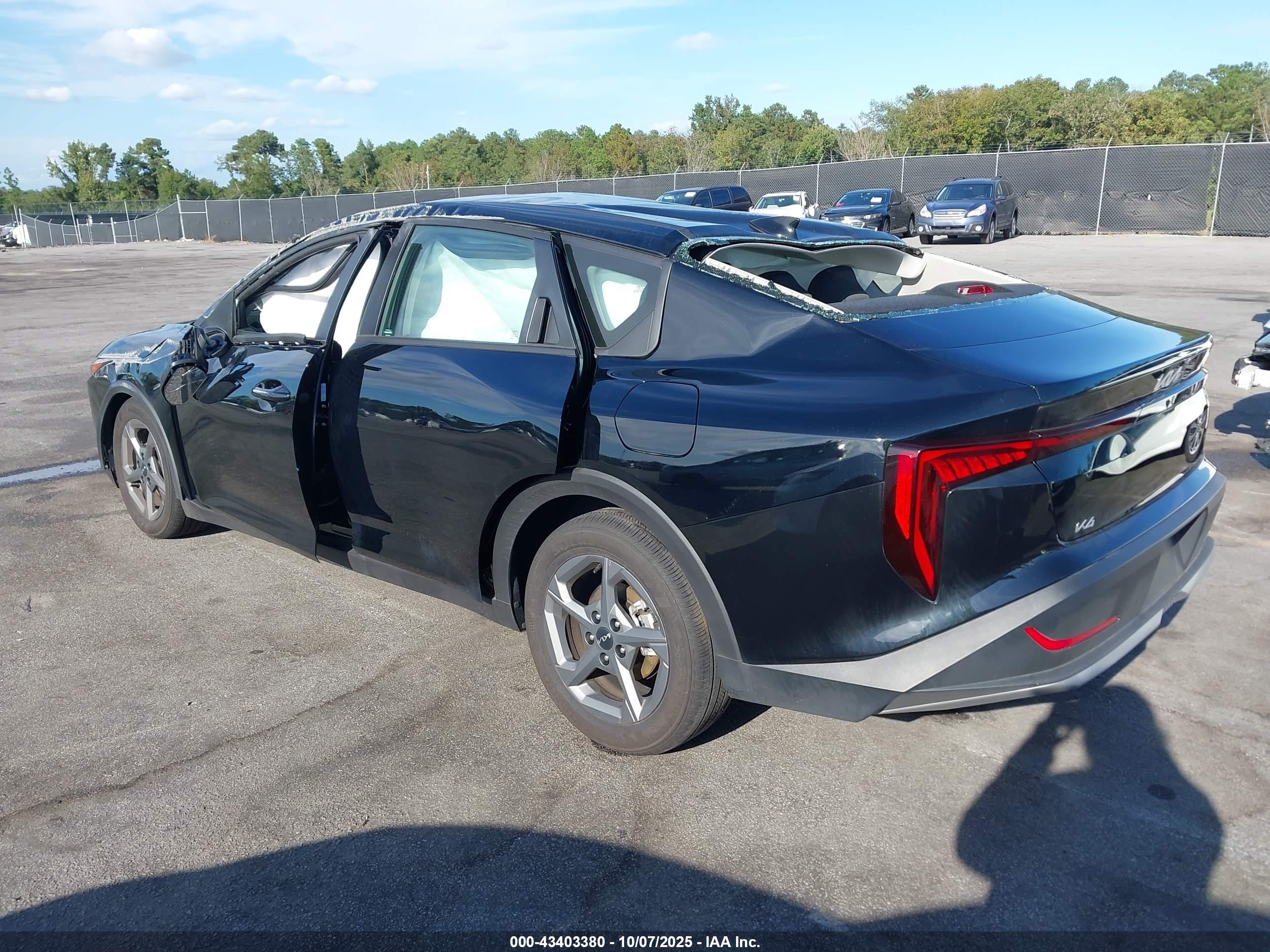 KIA K4 image 3