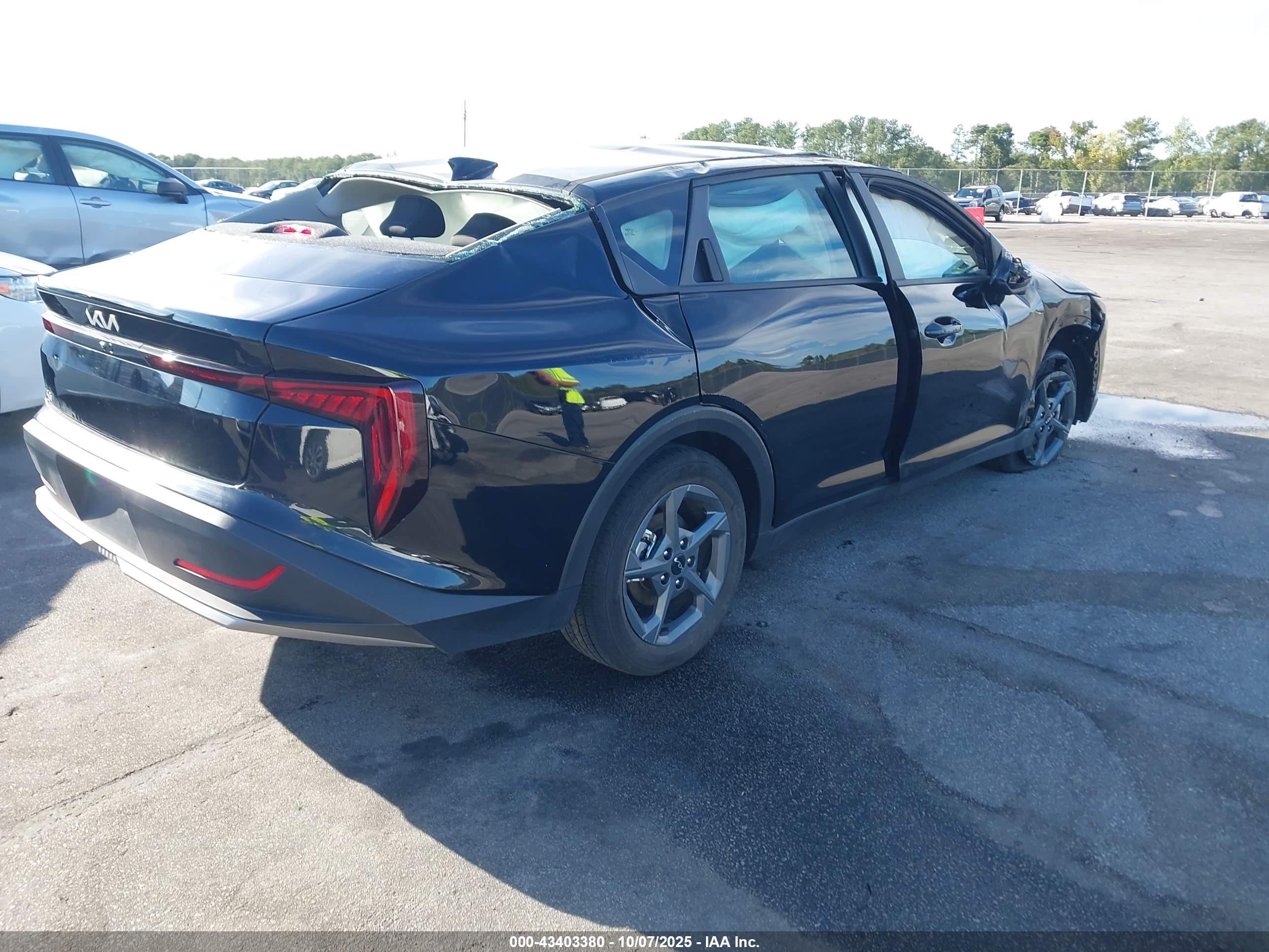 KIA K4 image 4
