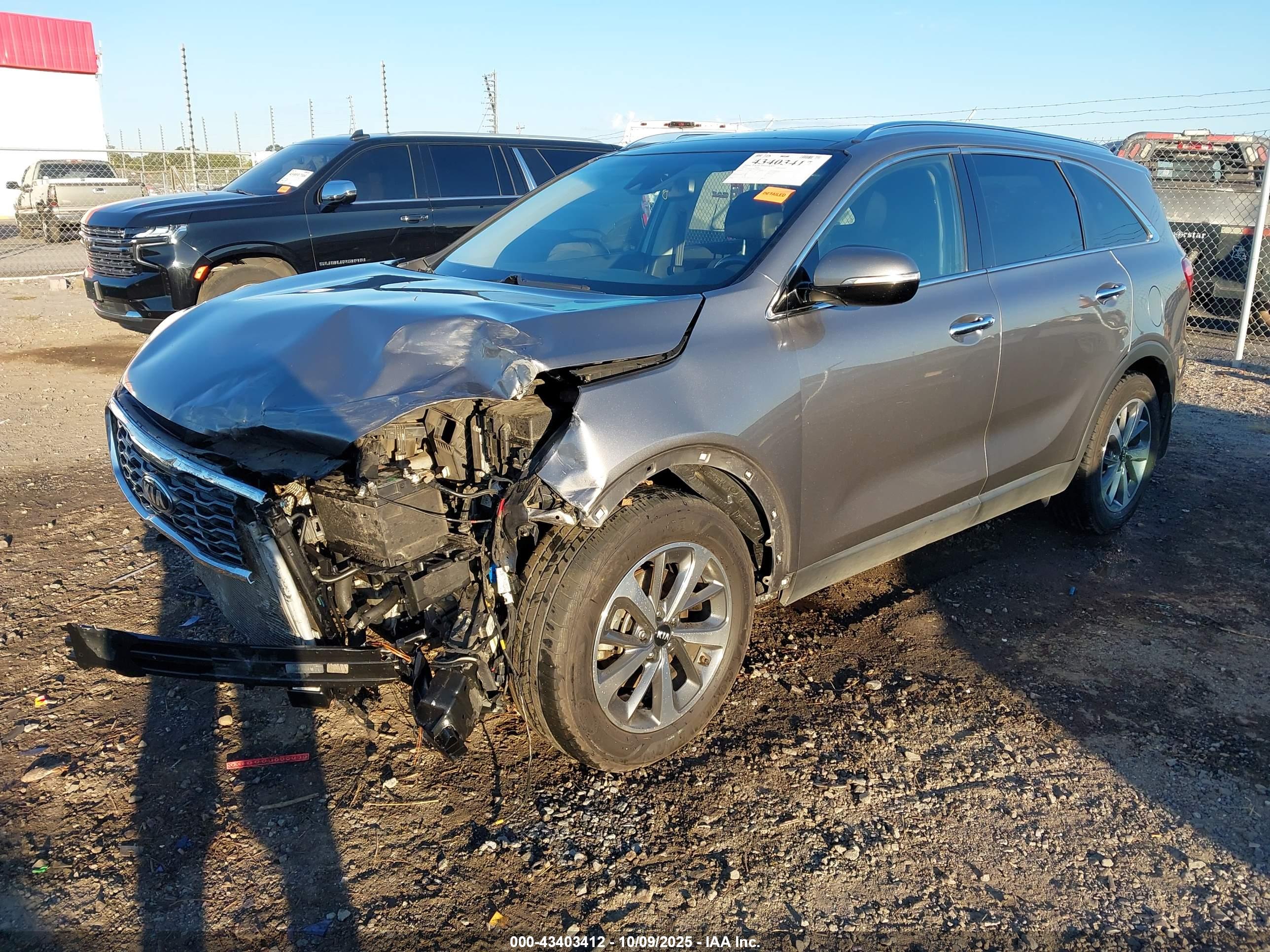 KIA SORENTO image 2