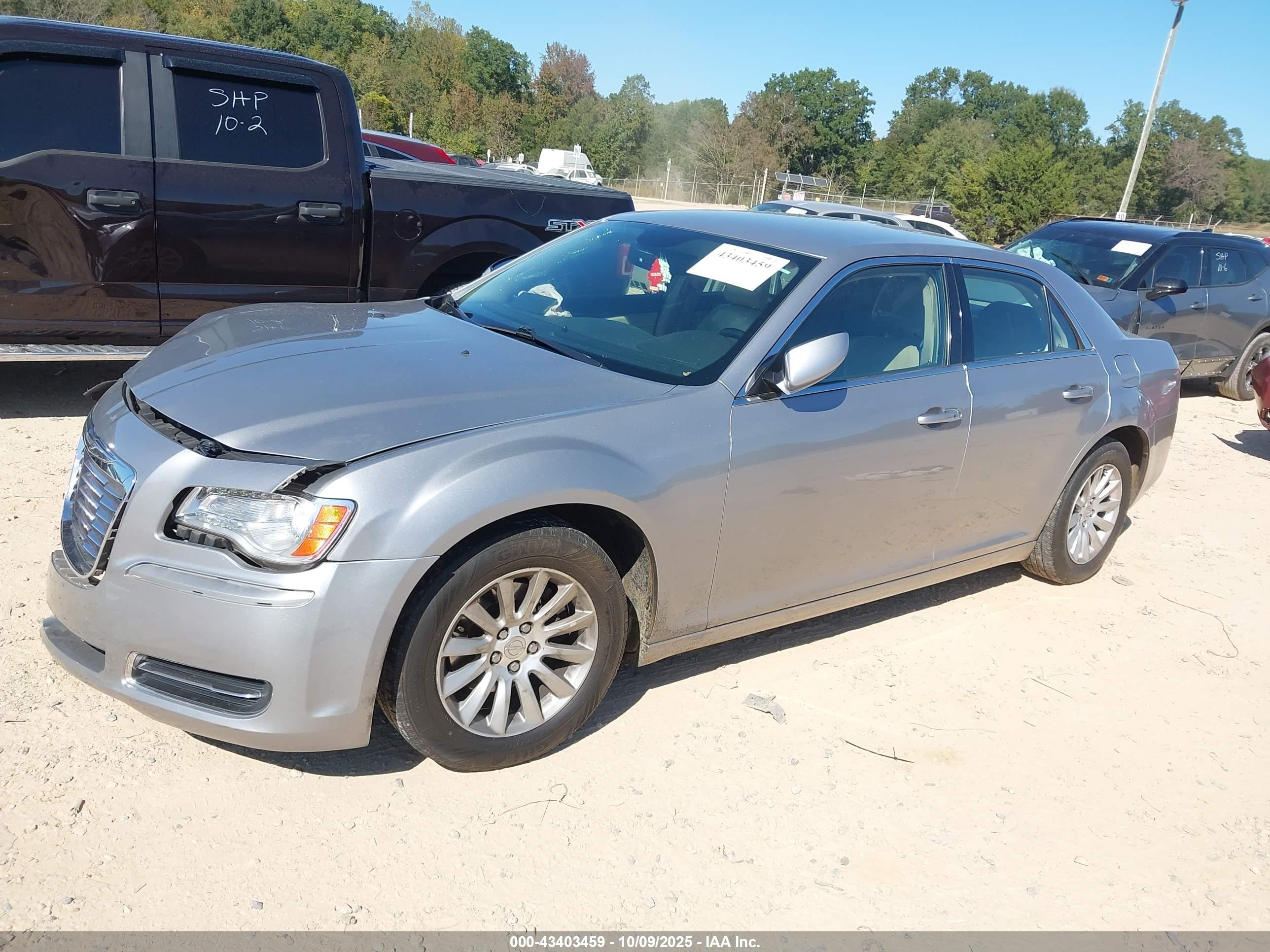 CHRYSLER 300 image 2
