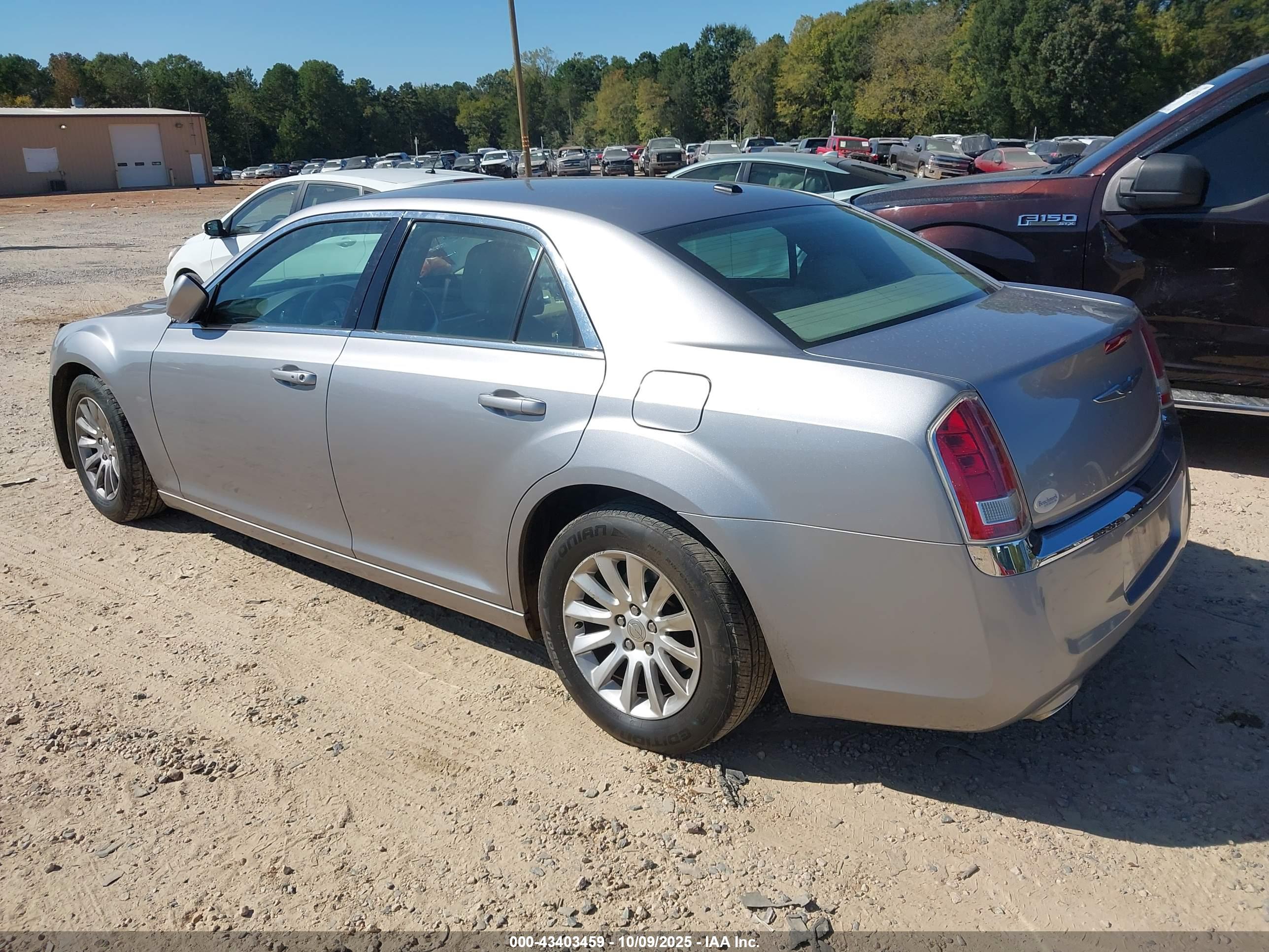 CHRYSLER 300 image 3