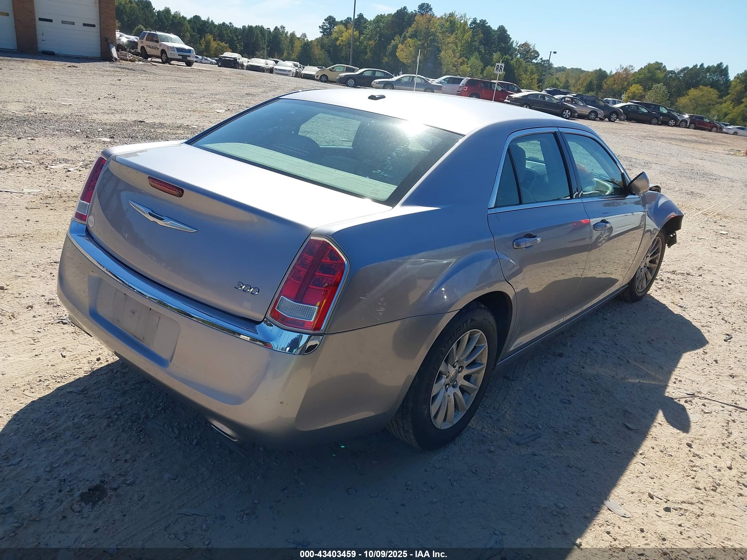 CHRYSLER 300 image 4