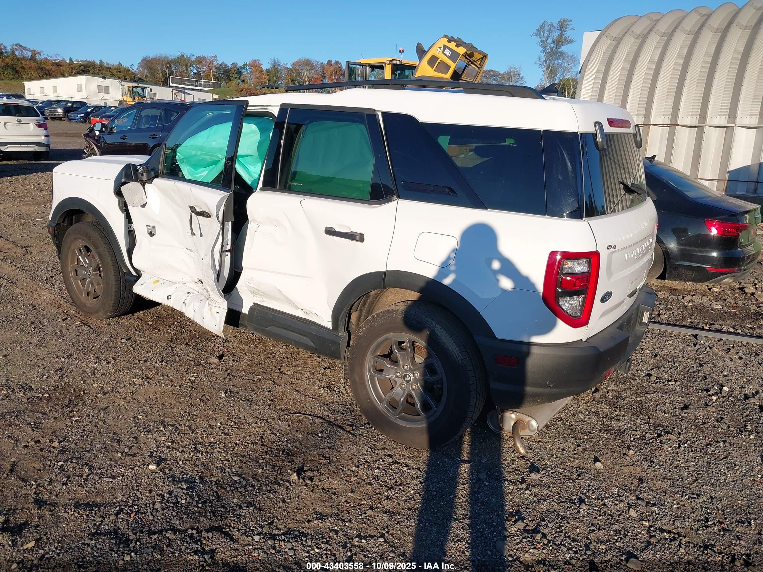 FORD BRONCO image 3