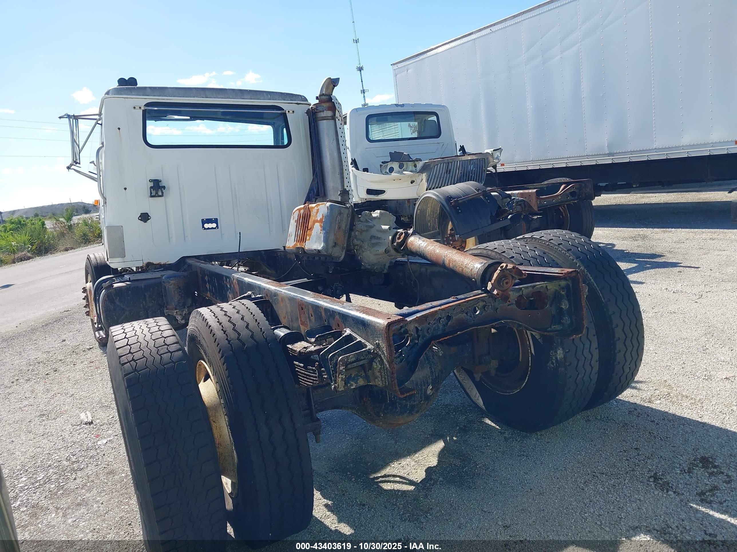 INTERNATIONAL 4000 image 3