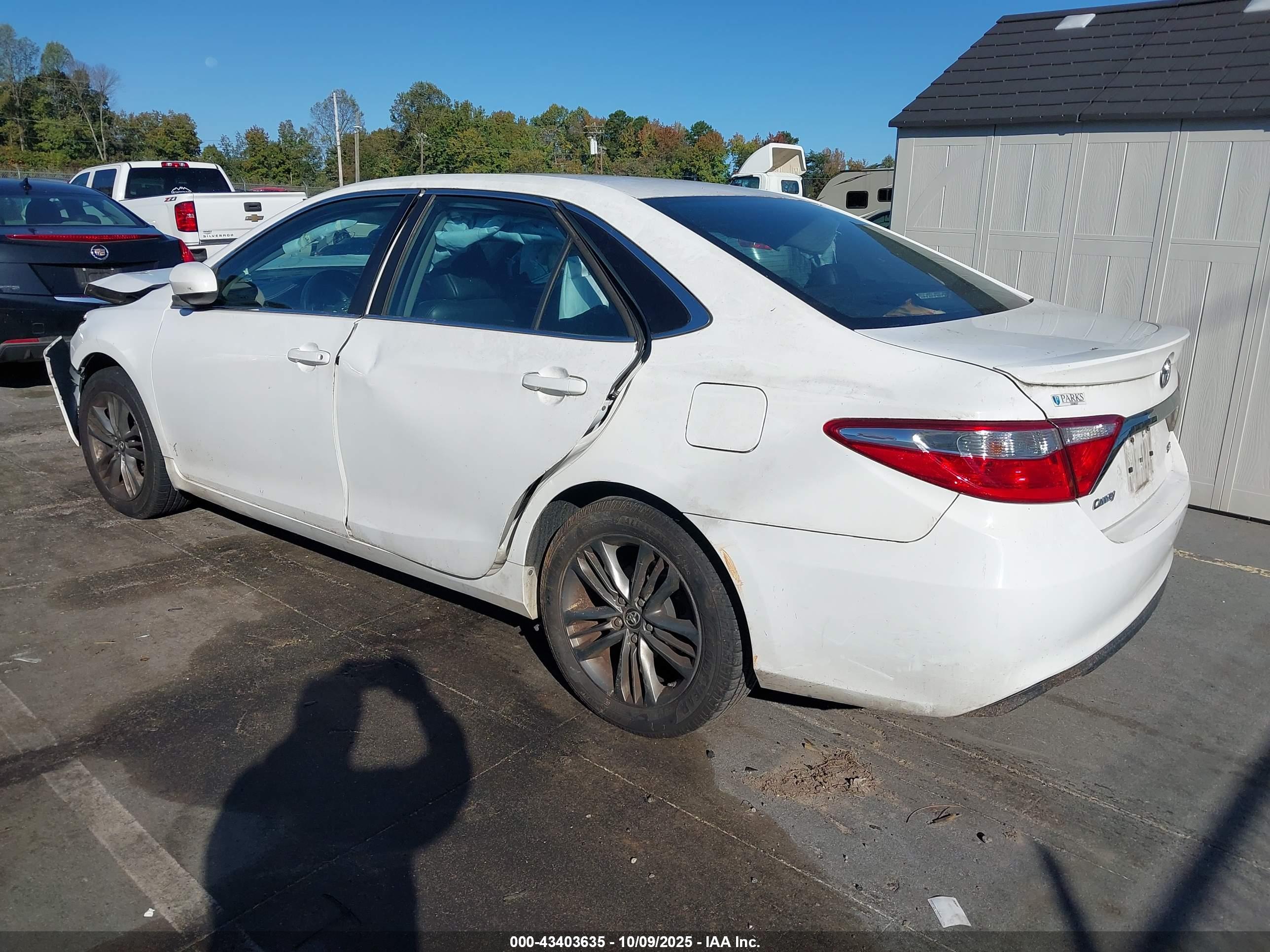 TOYOTA CAMRY image 3