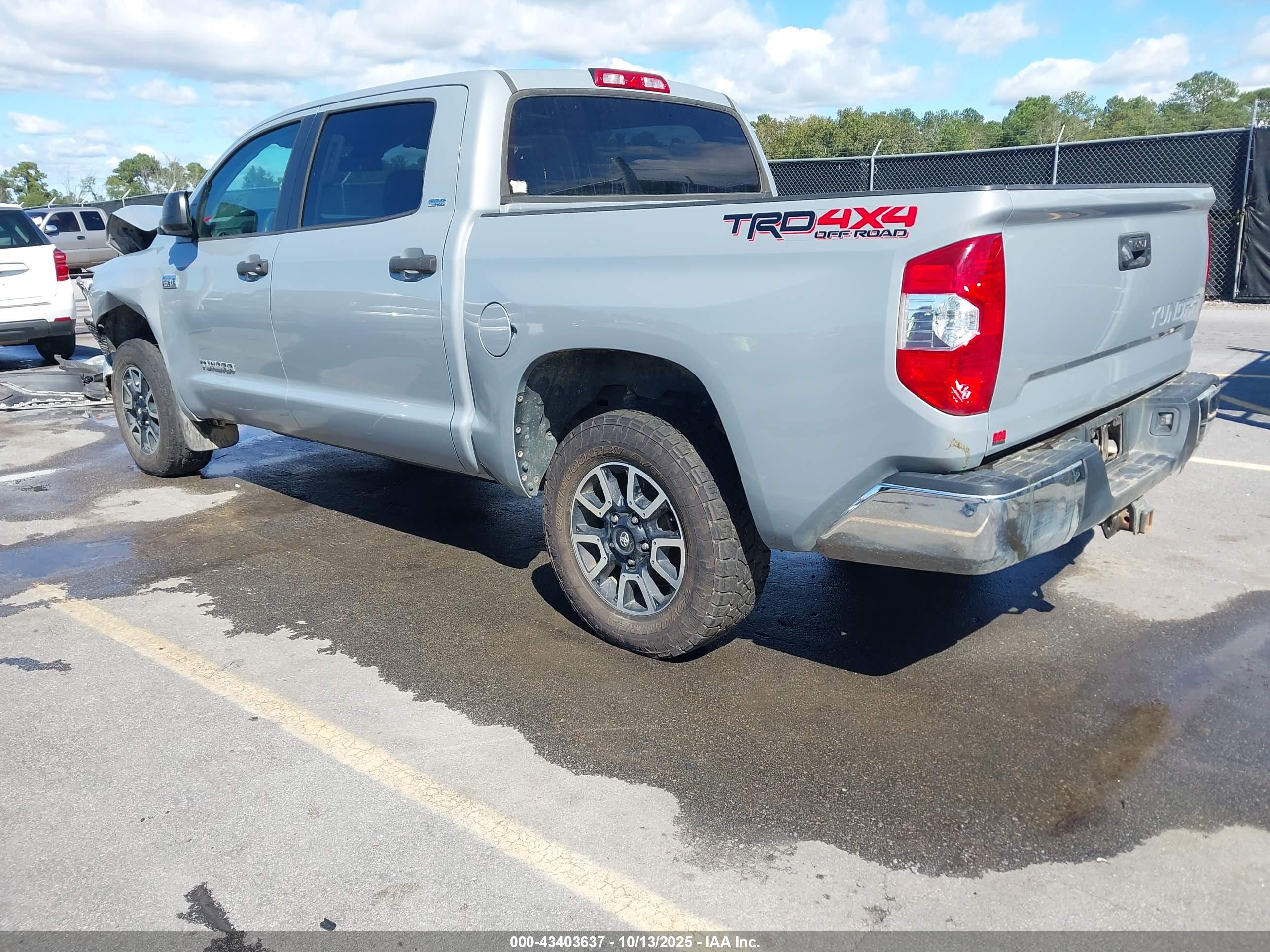 TOYOTA TUNDRA image 3
