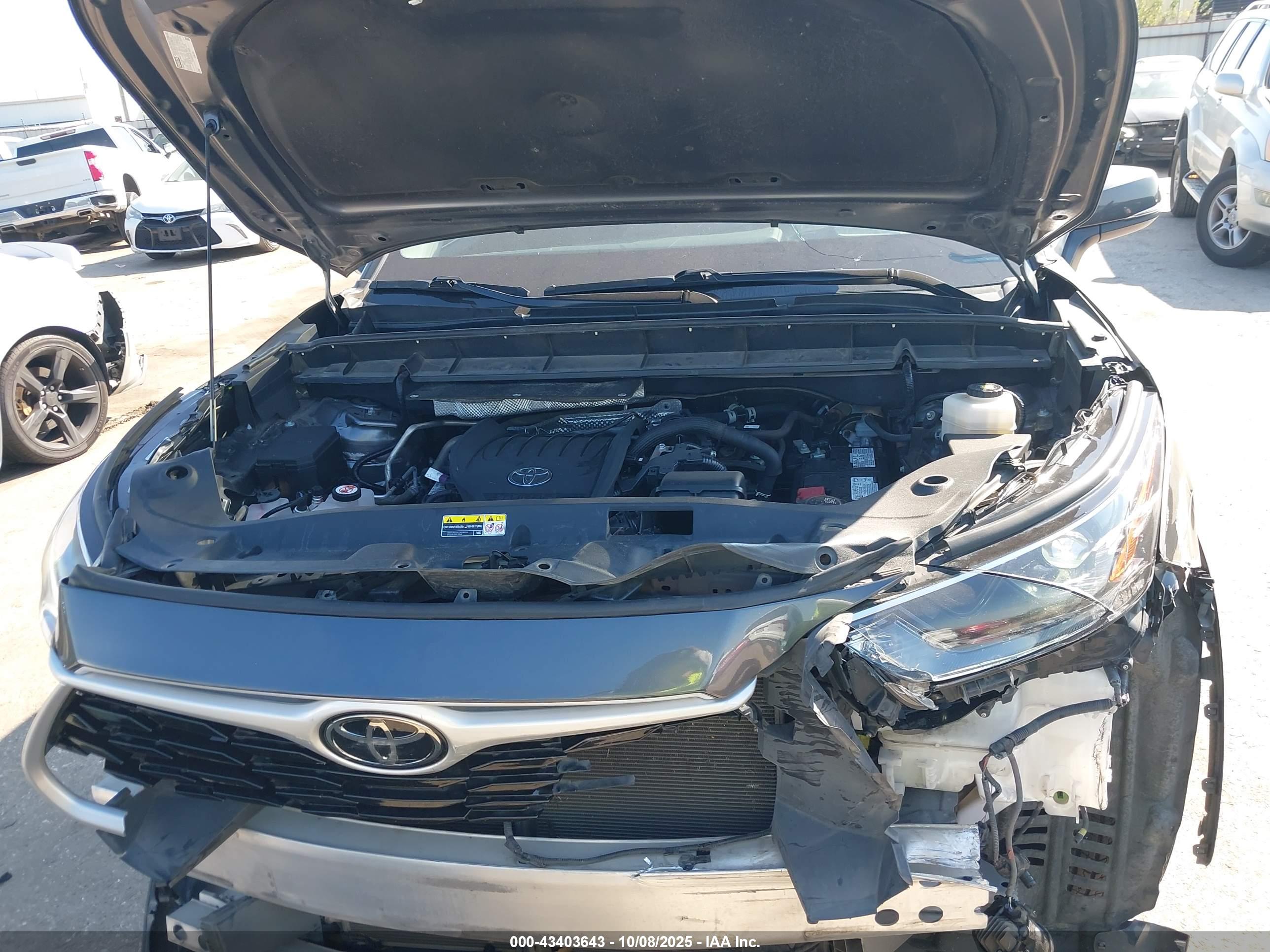 TOYOTA HIGHLANDER image 10