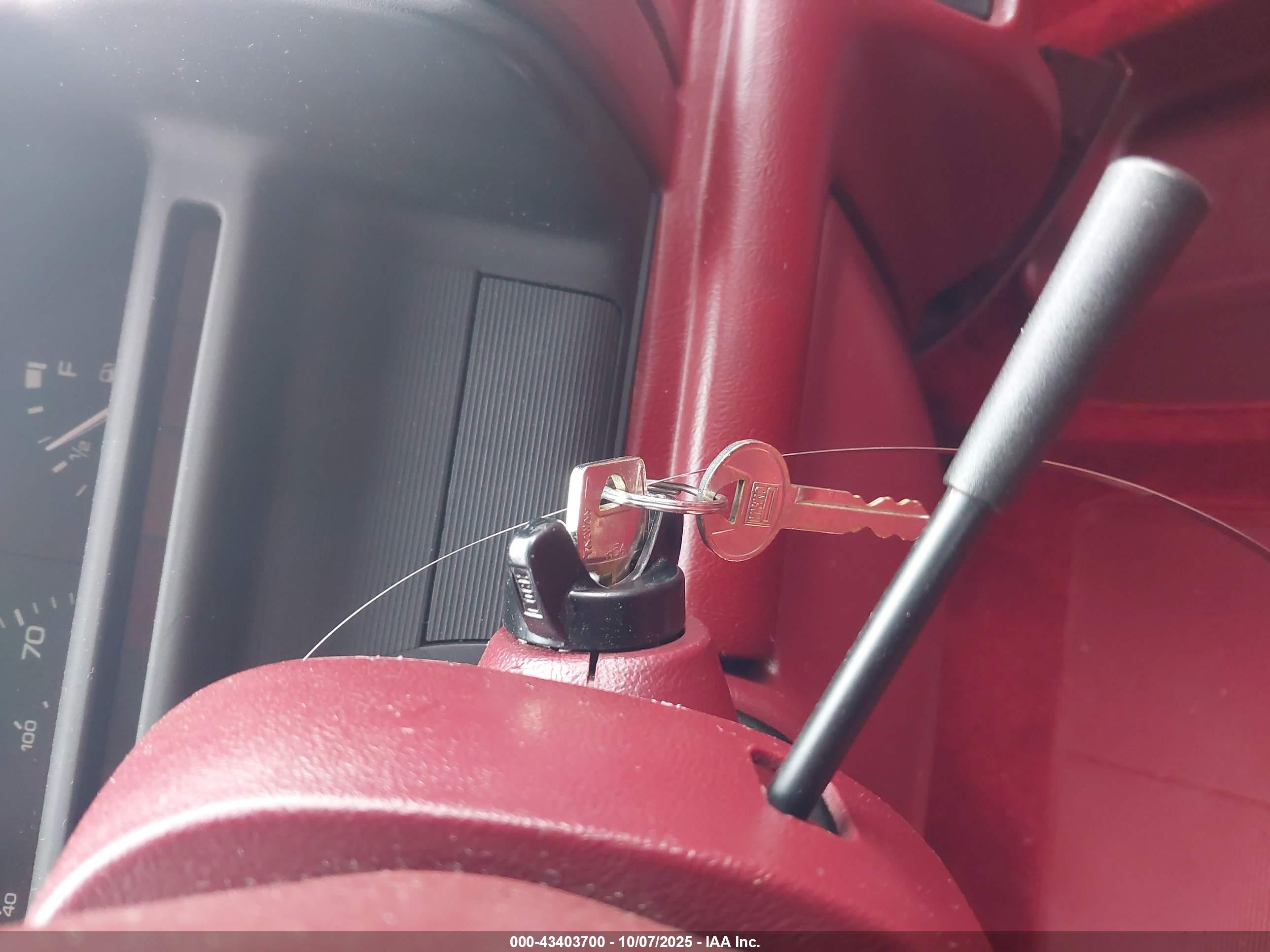 FORD TEMPO image 11