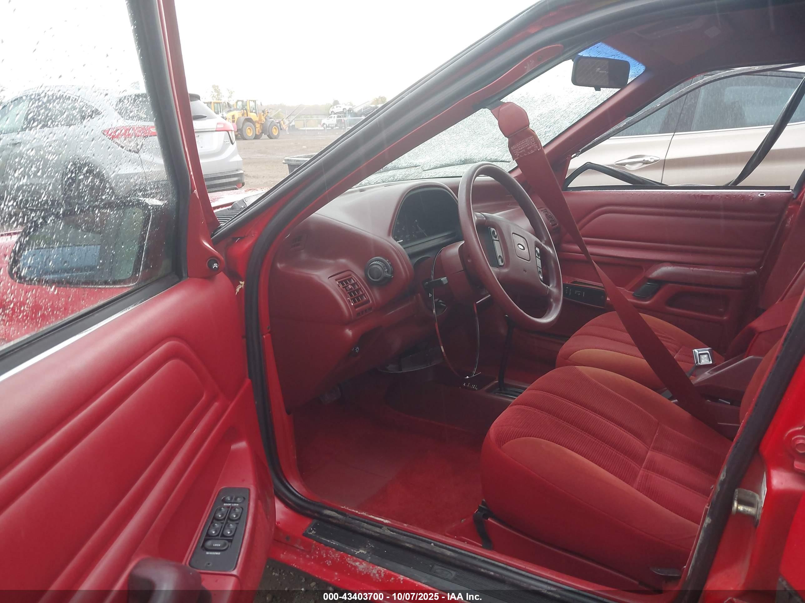 FORD TEMPO image 5