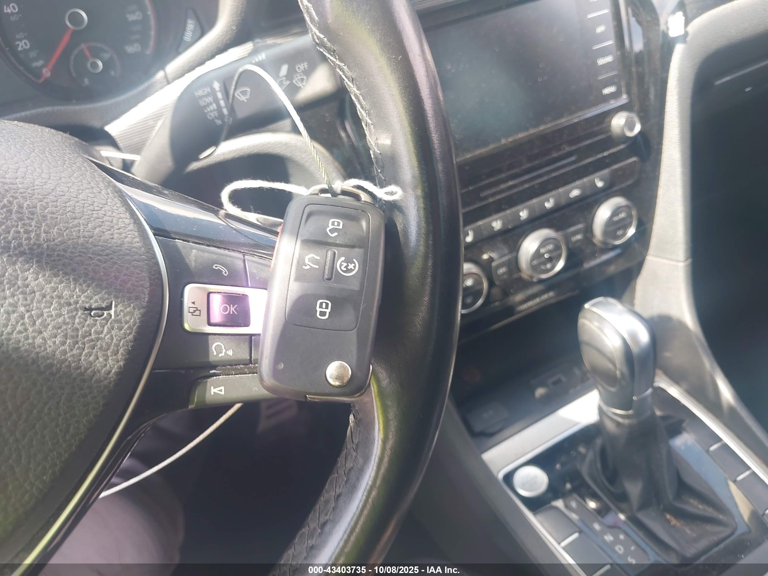 VOLKSWAGEN PASSAT image 11