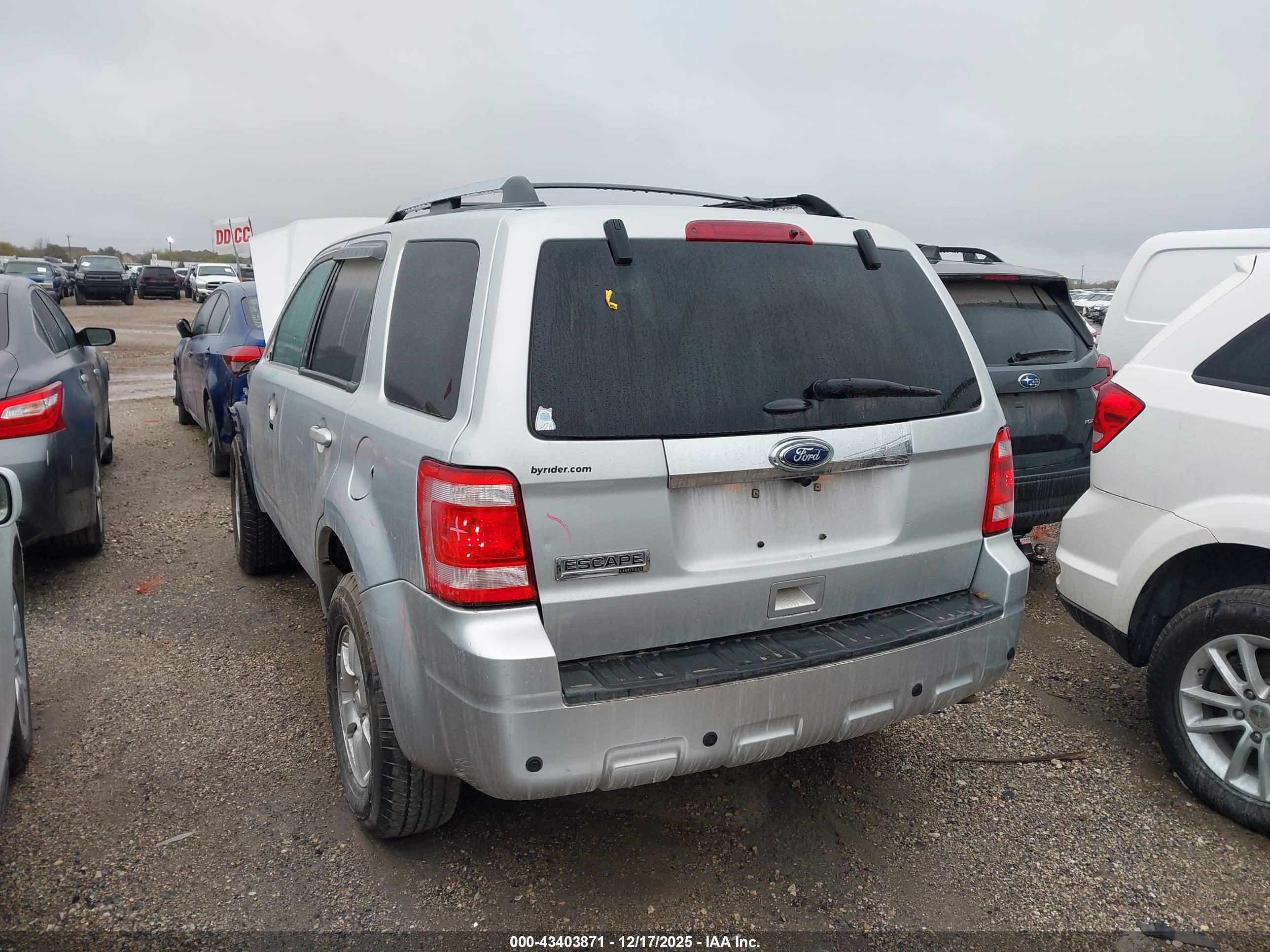 FORD ESCAPE image 3