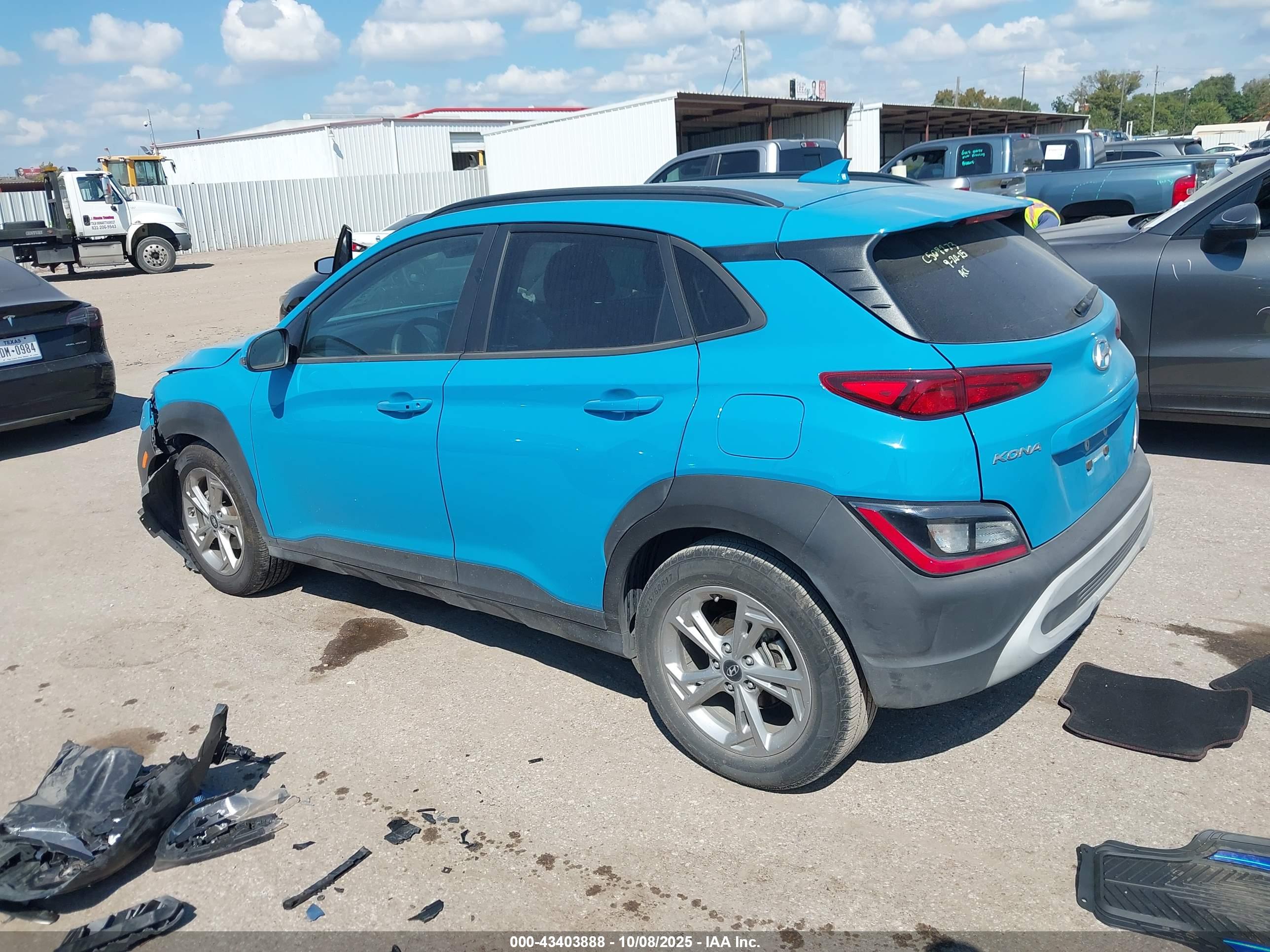 HYUNDAI KONA image 3
