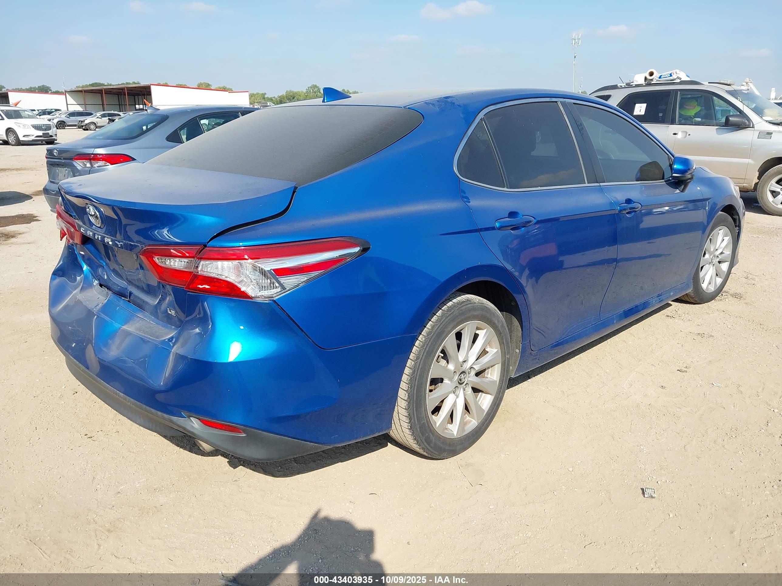 TOYOTA CAMRY image 4