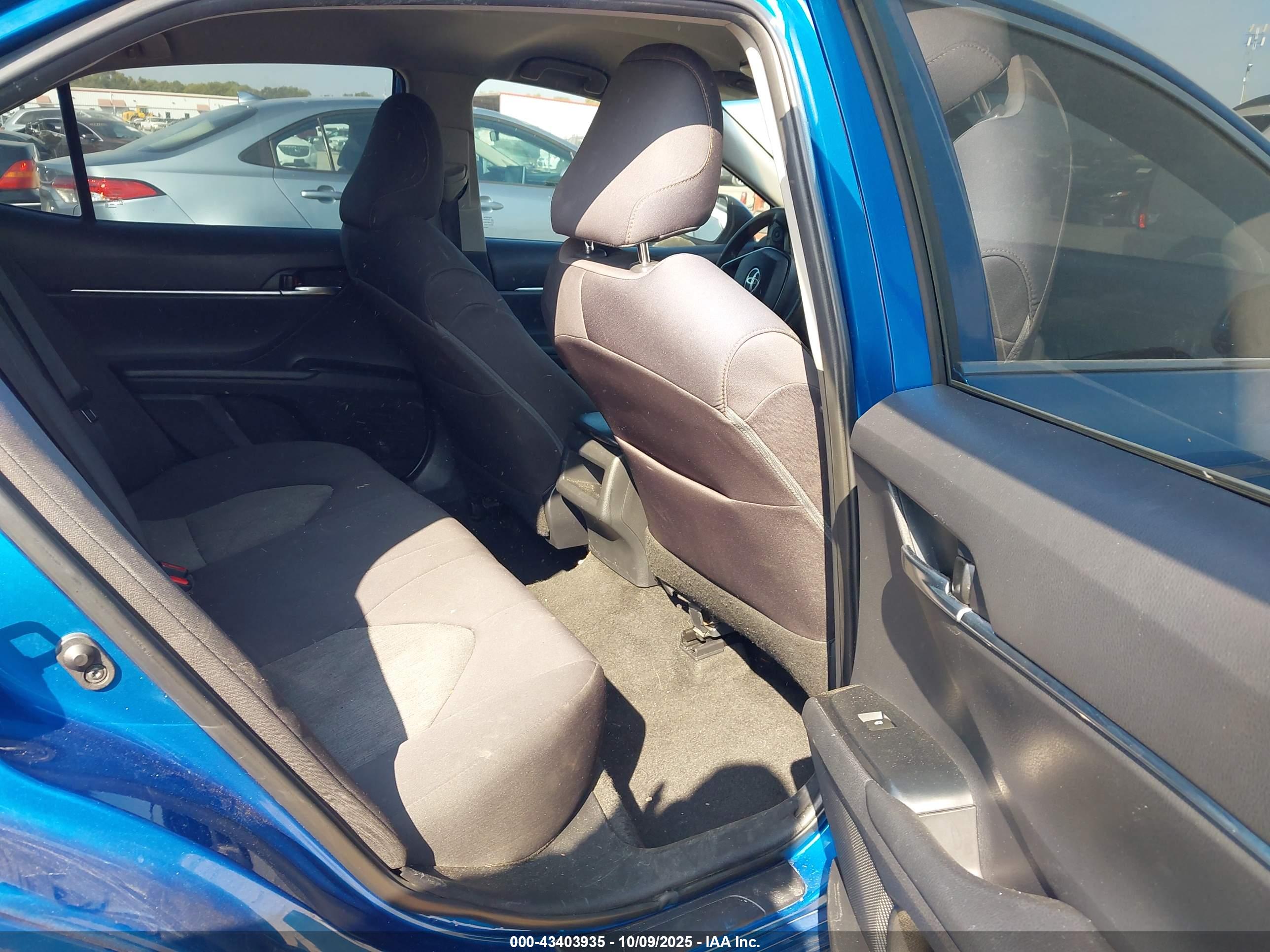 TOYOTA CAMRY image 8