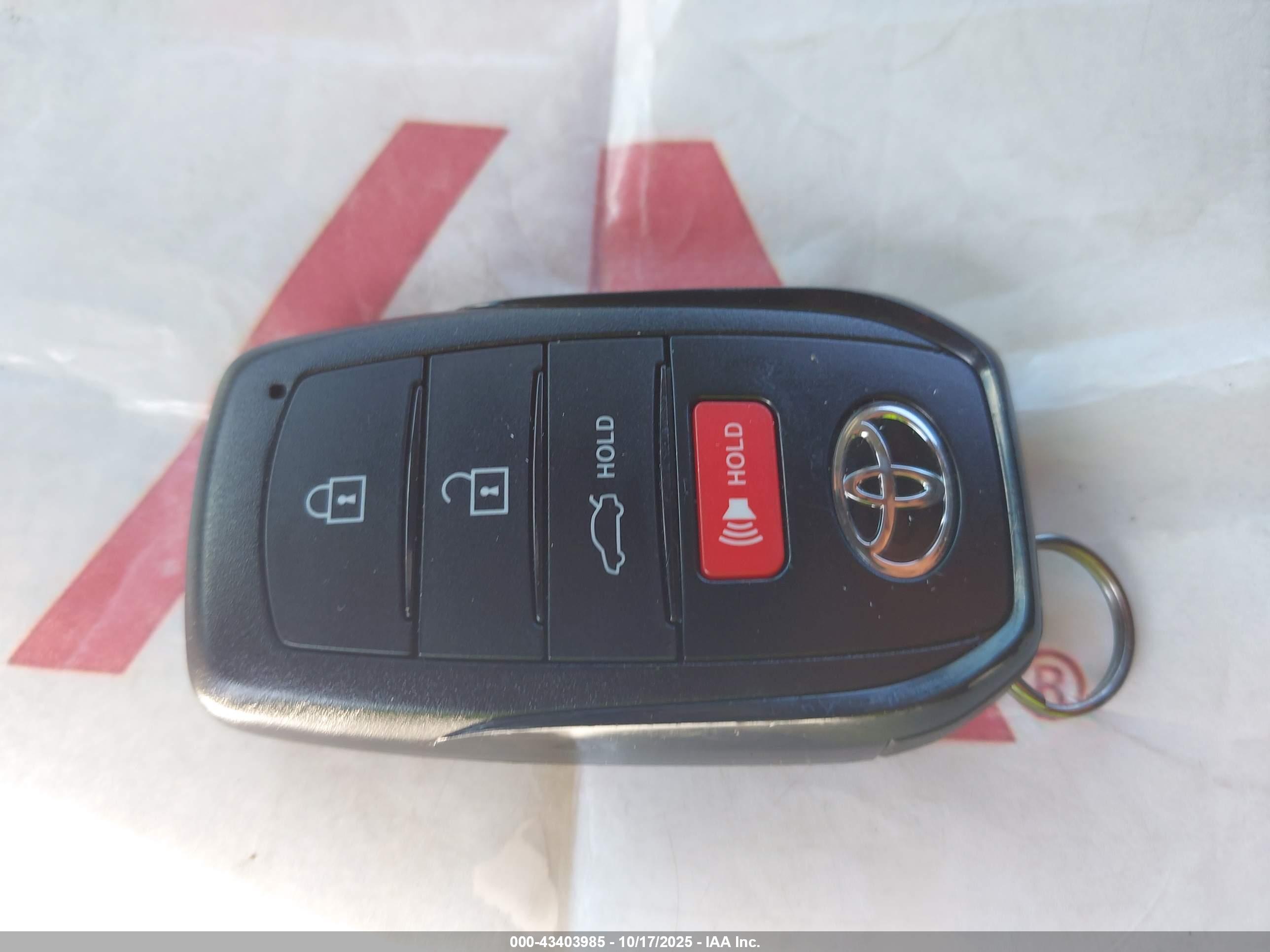 TOYOTA CAMRY image 11