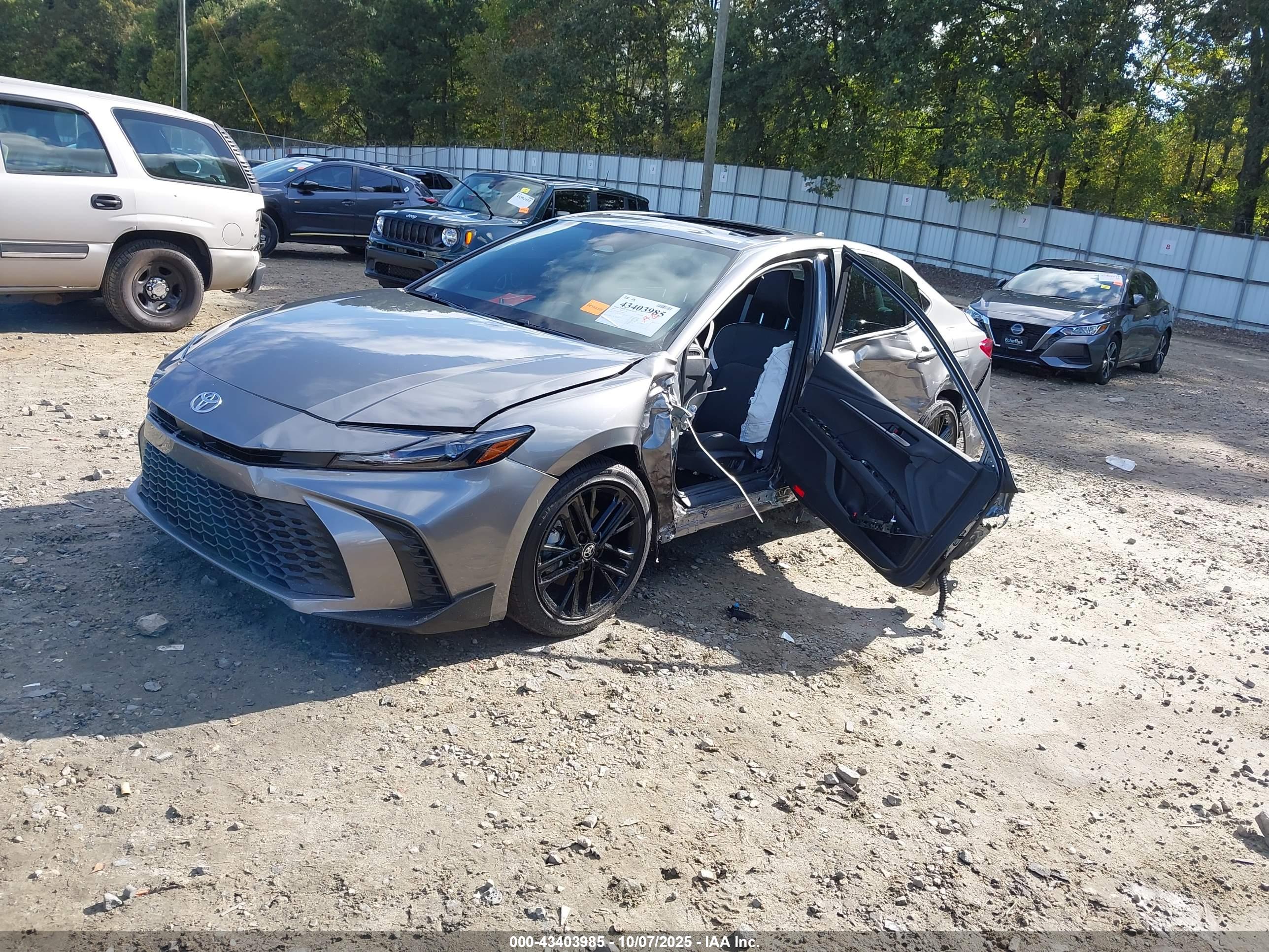 TOYOTA CAMRY image 2