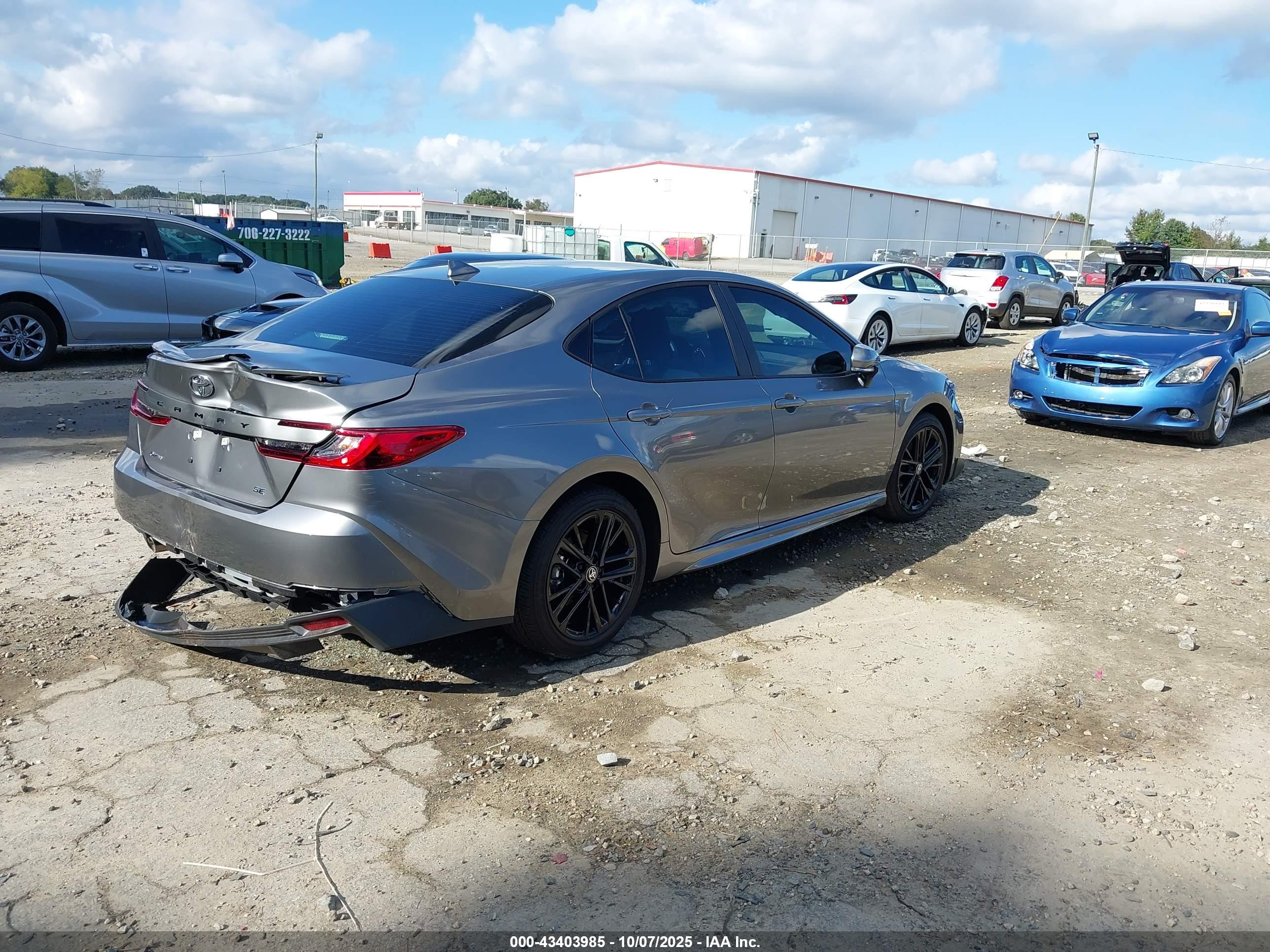 TOYOTA CAMRY image 4