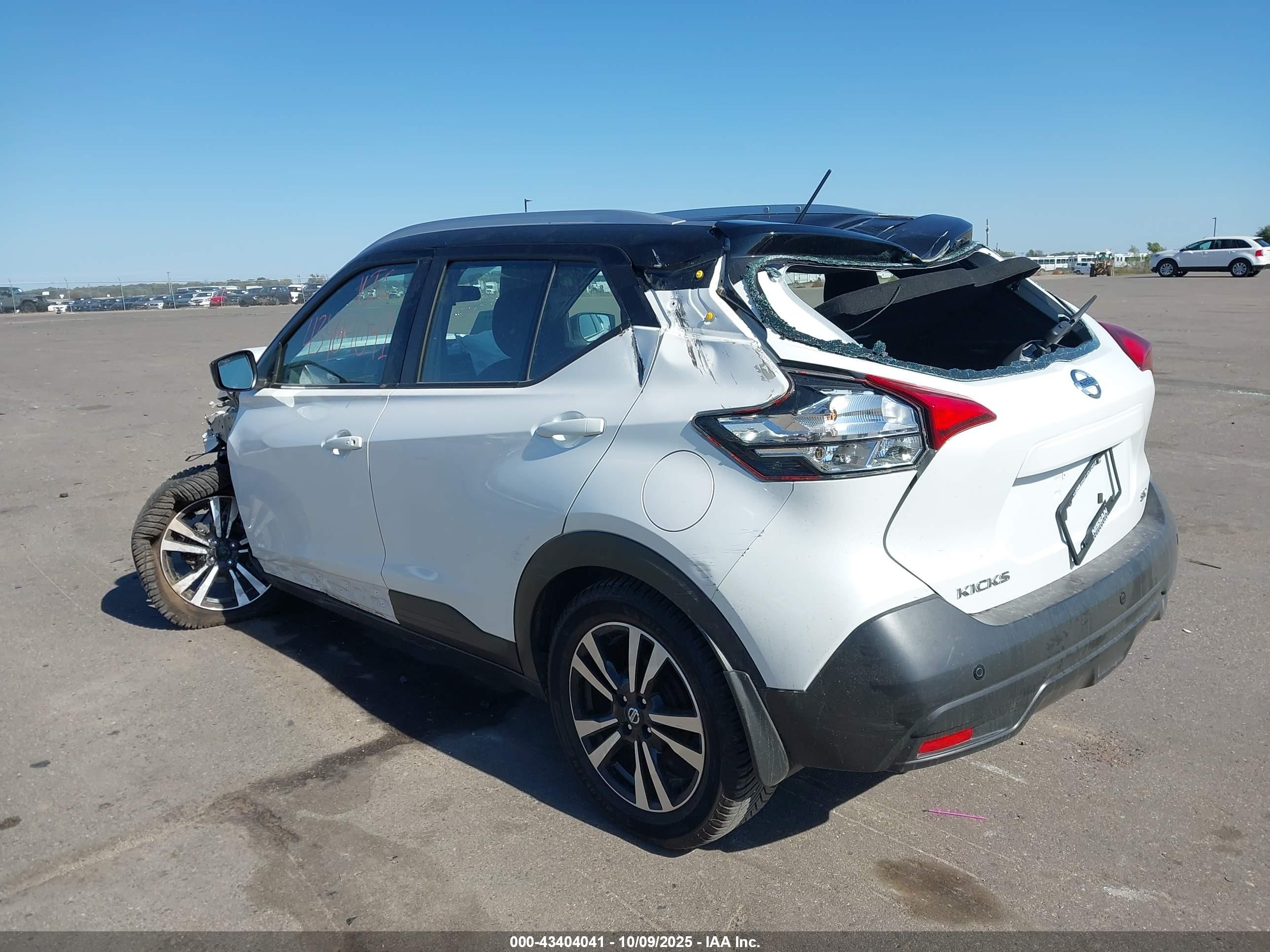 NISSAN KICKS image 3