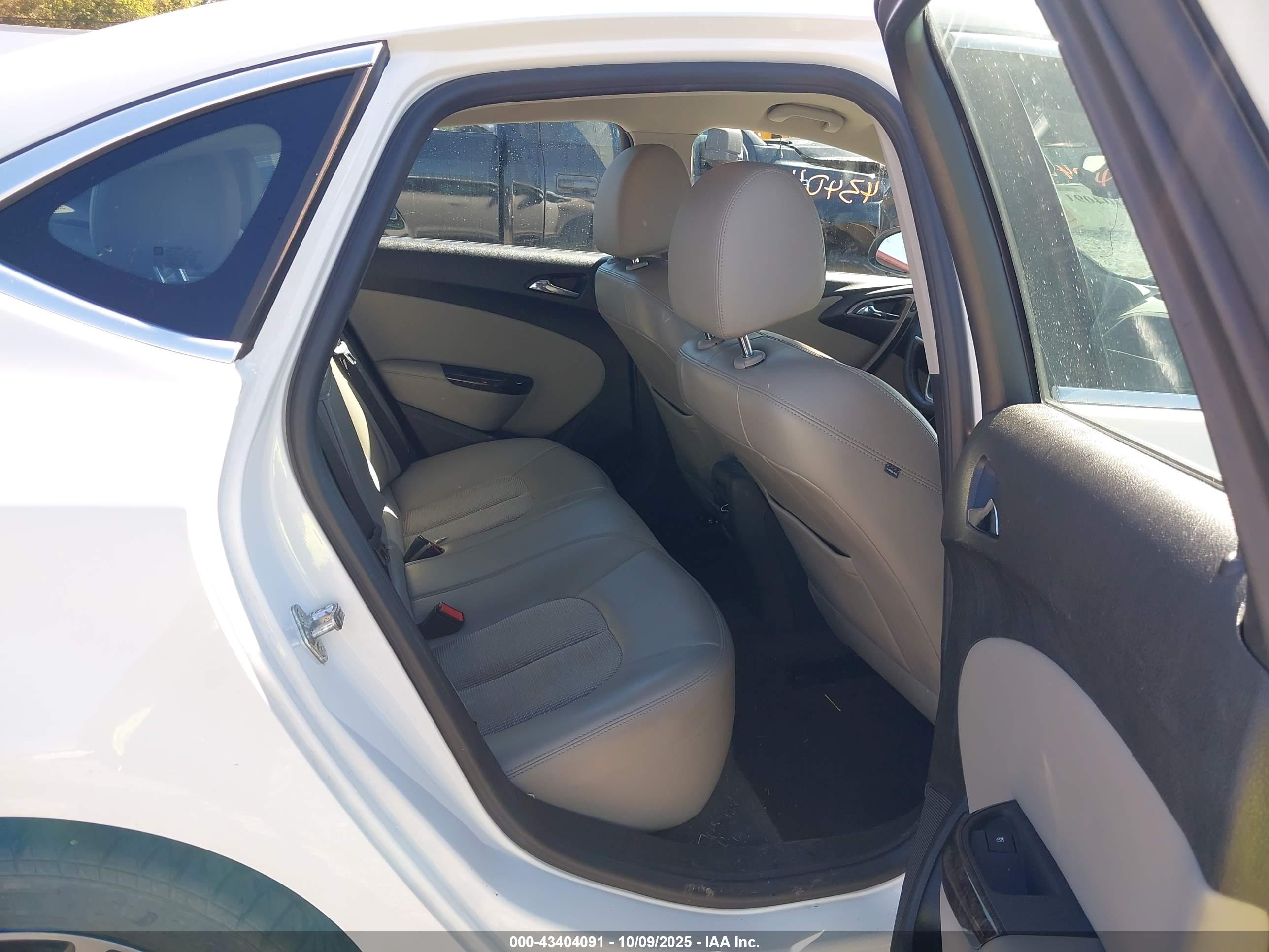 BUICK VERANO image 8