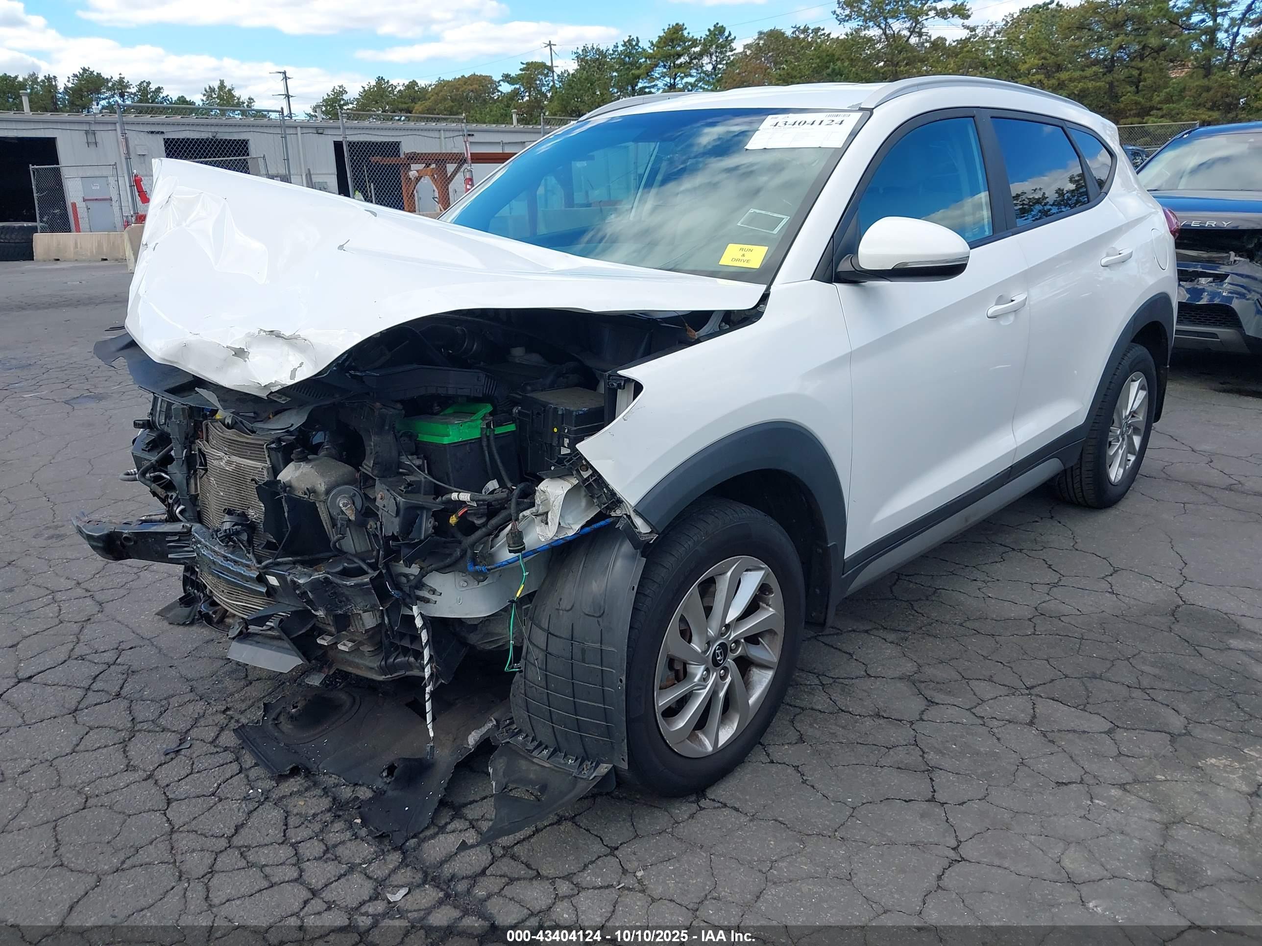 HYUNDAI TUCSON image 2