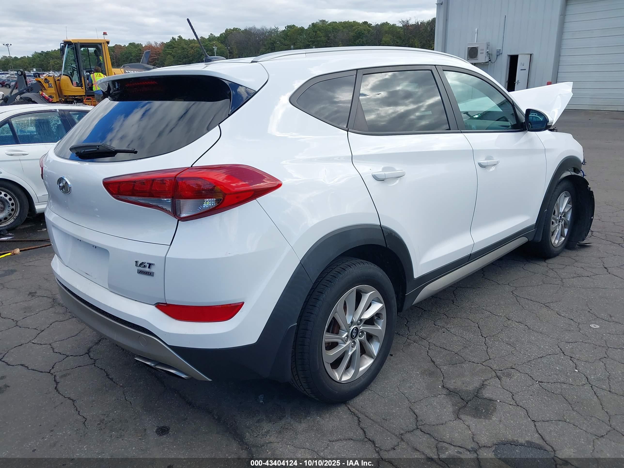 HYUNDAI TUCSON image 4