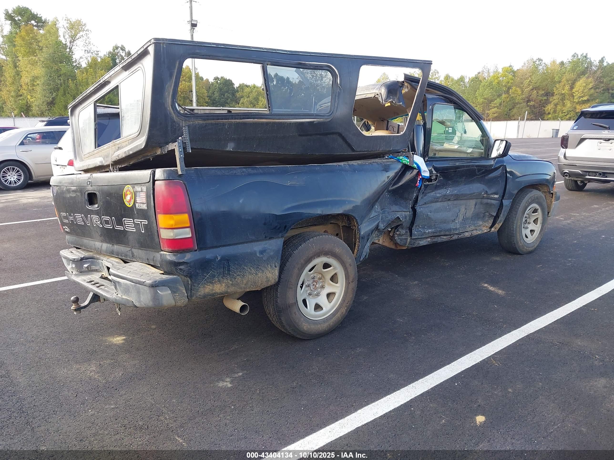 CHEVROLET SILVERADO image 4