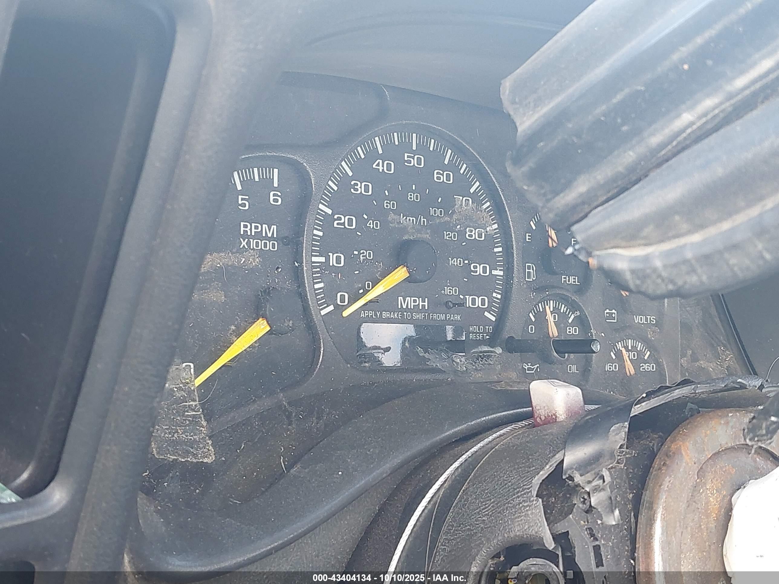 CHEVROLET SILVERADO image 7