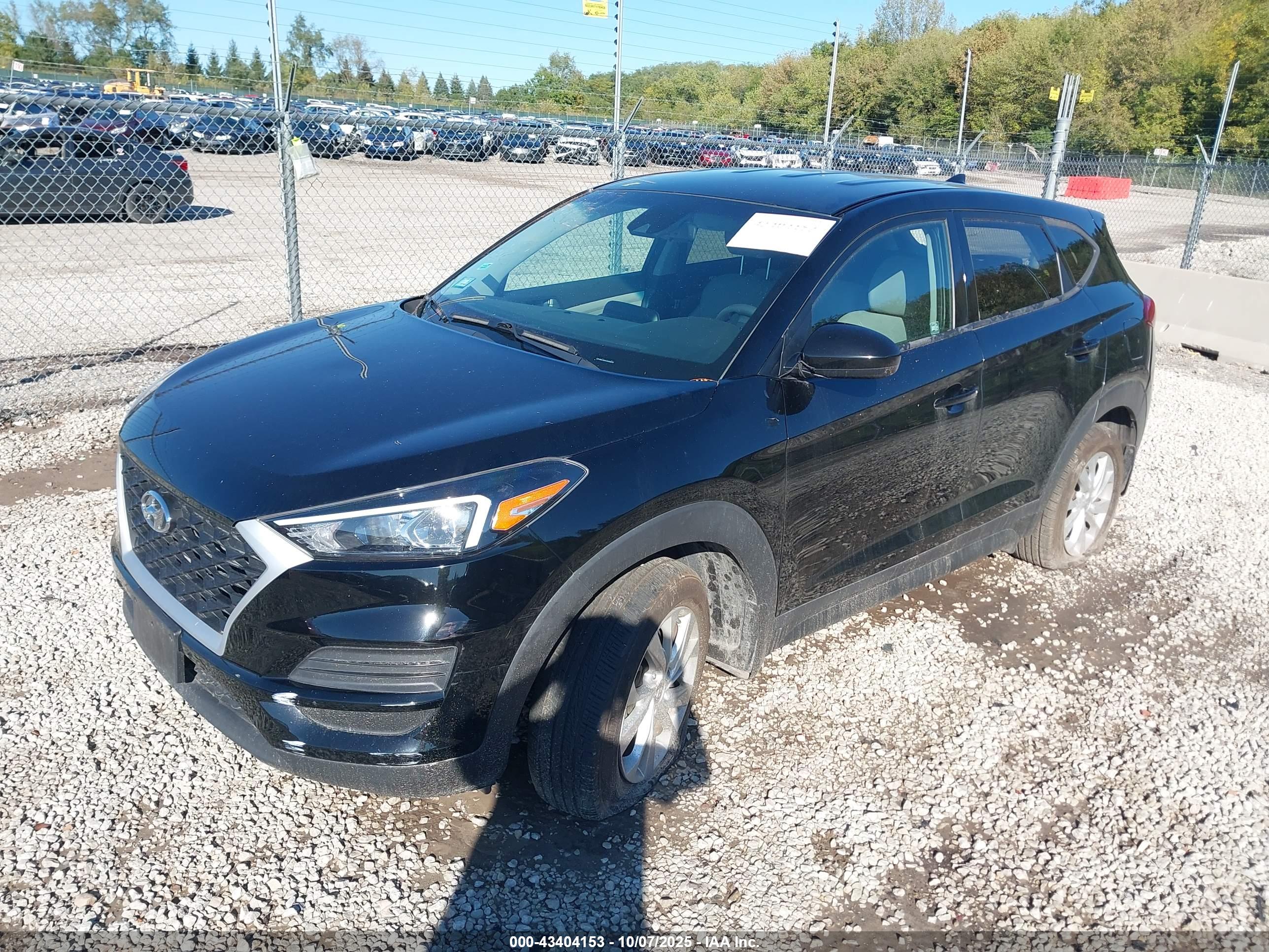 HYUNDAI TUCSON image 2