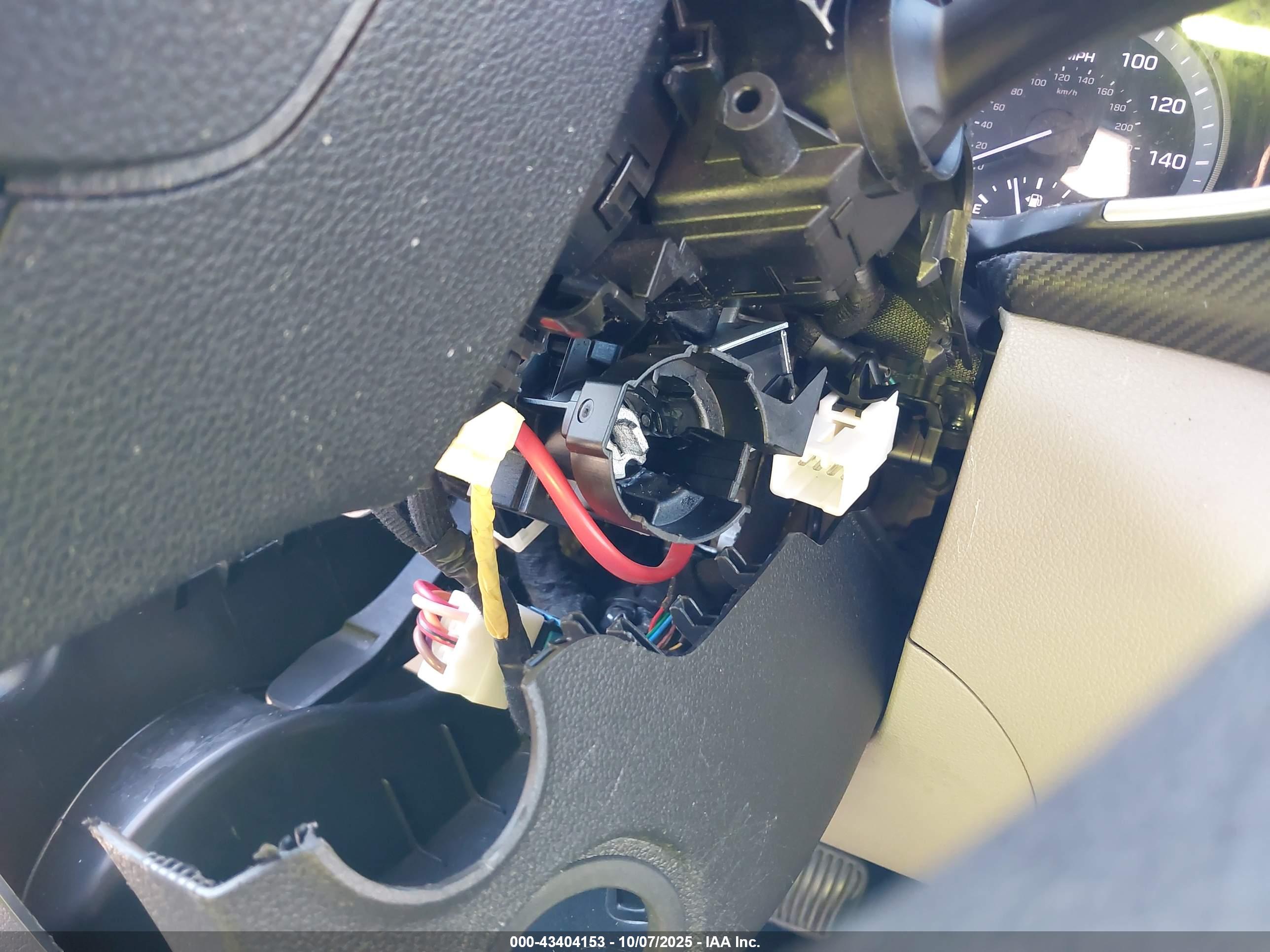 HYUNDAI TUCSON image 6