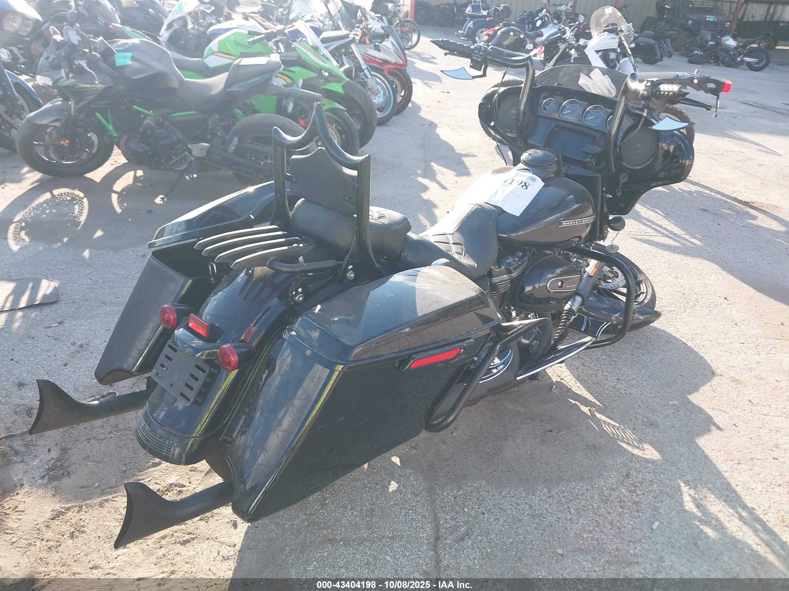 HARLEY-DAVIDSON FLHXS image 4