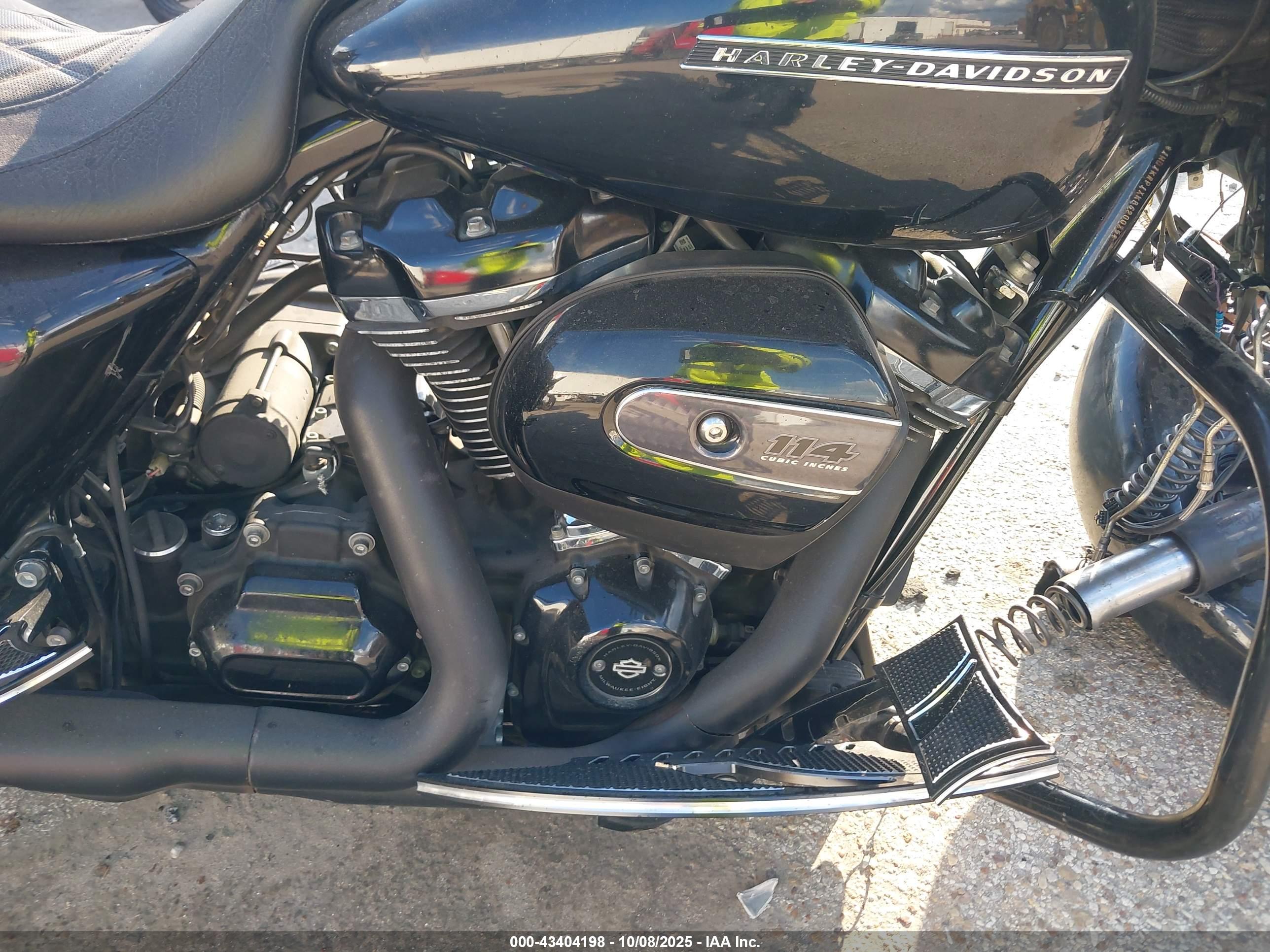 HARLEY-DAVIDSON FLHXS image 8