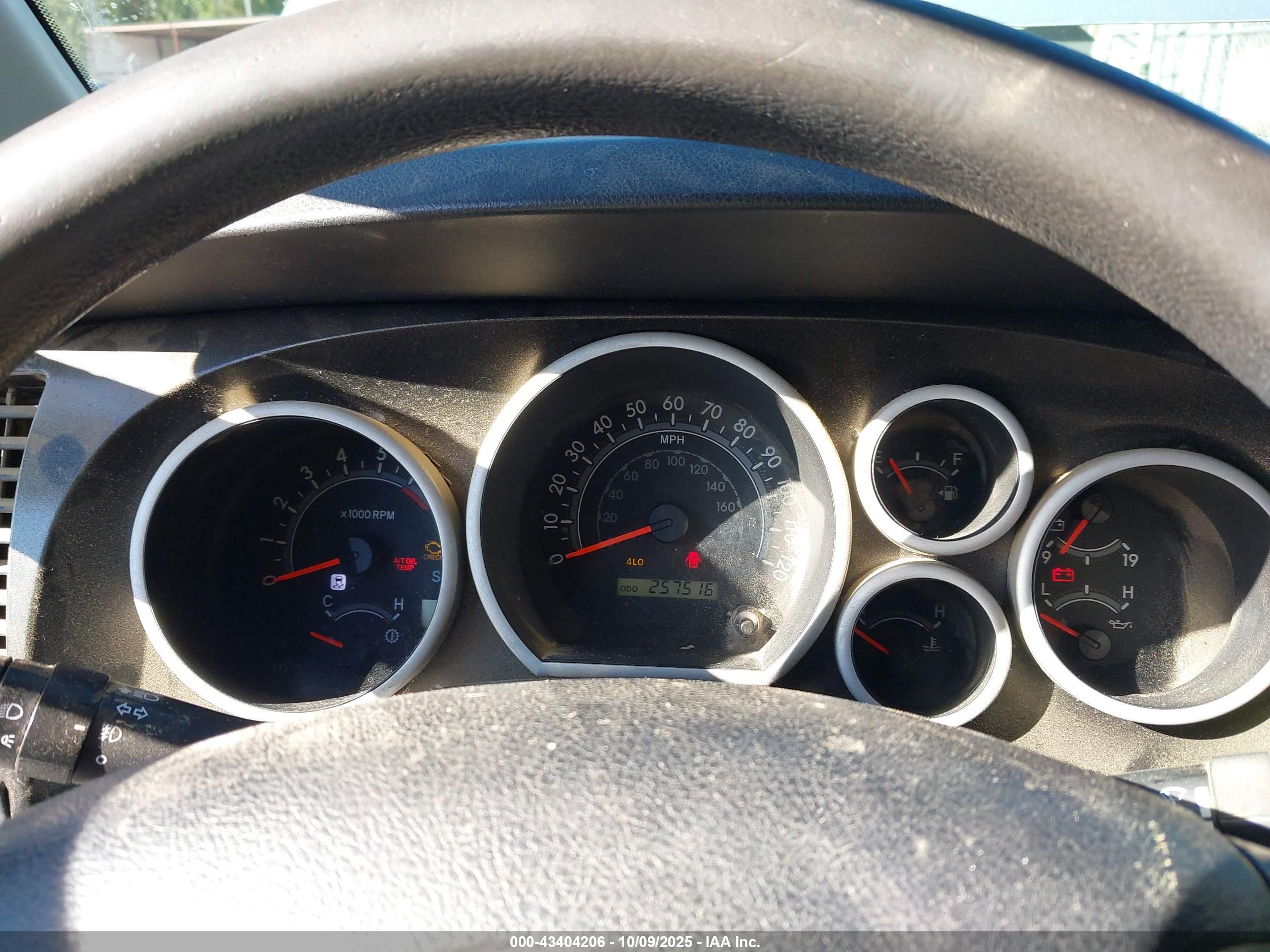 TOYOTA TUNDRA image 7