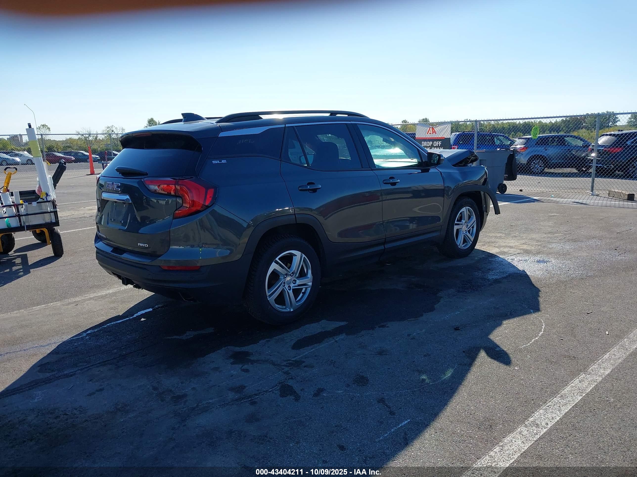 GMC TERRAIN image 4