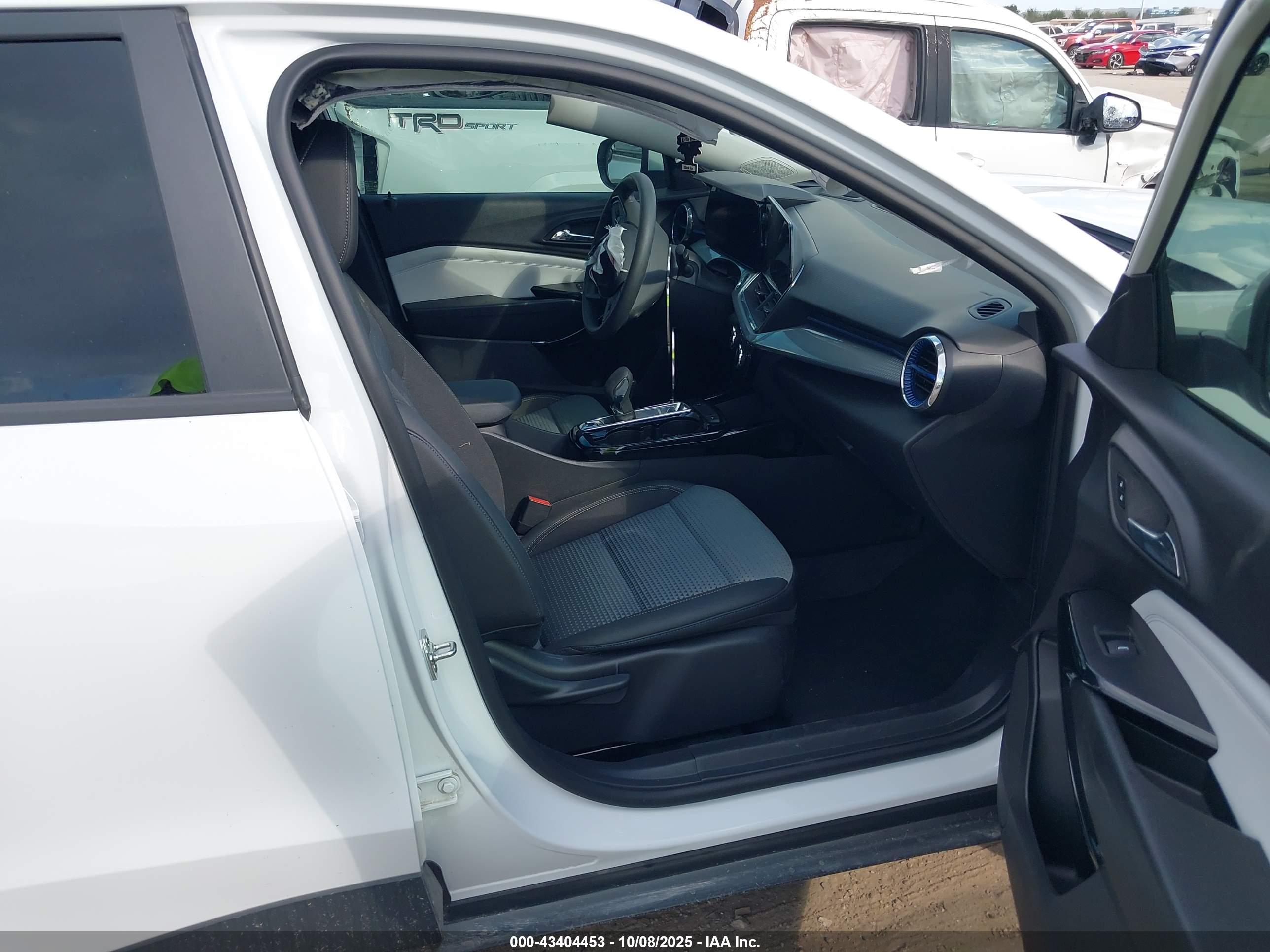 CHEVROLET TRAX image 5