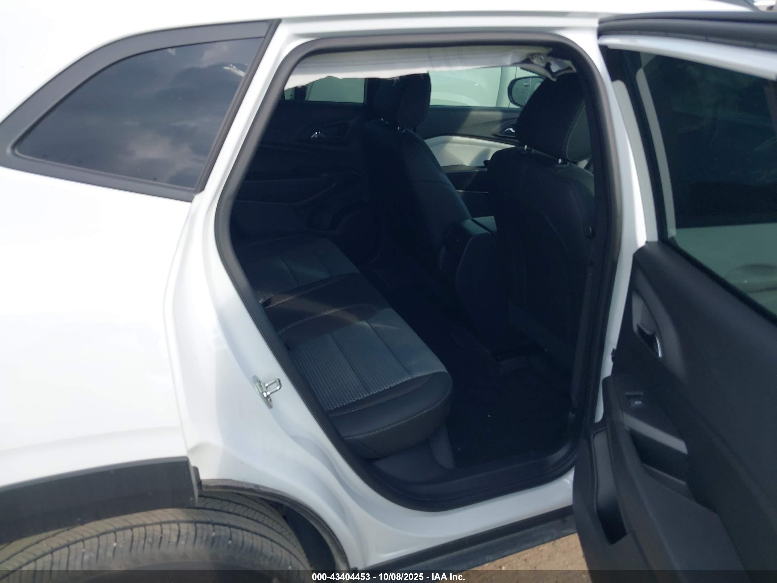 CHEVROLET TRAX image 8