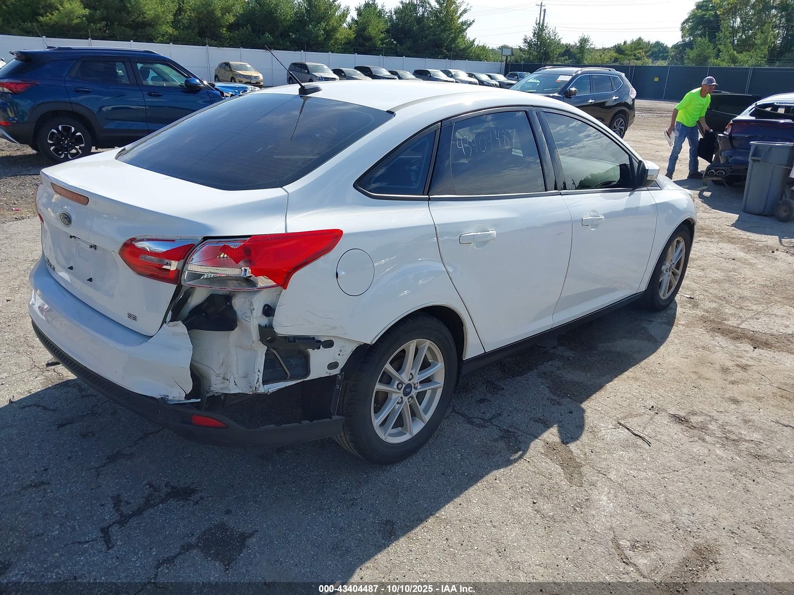 FORD FOCUS image 4