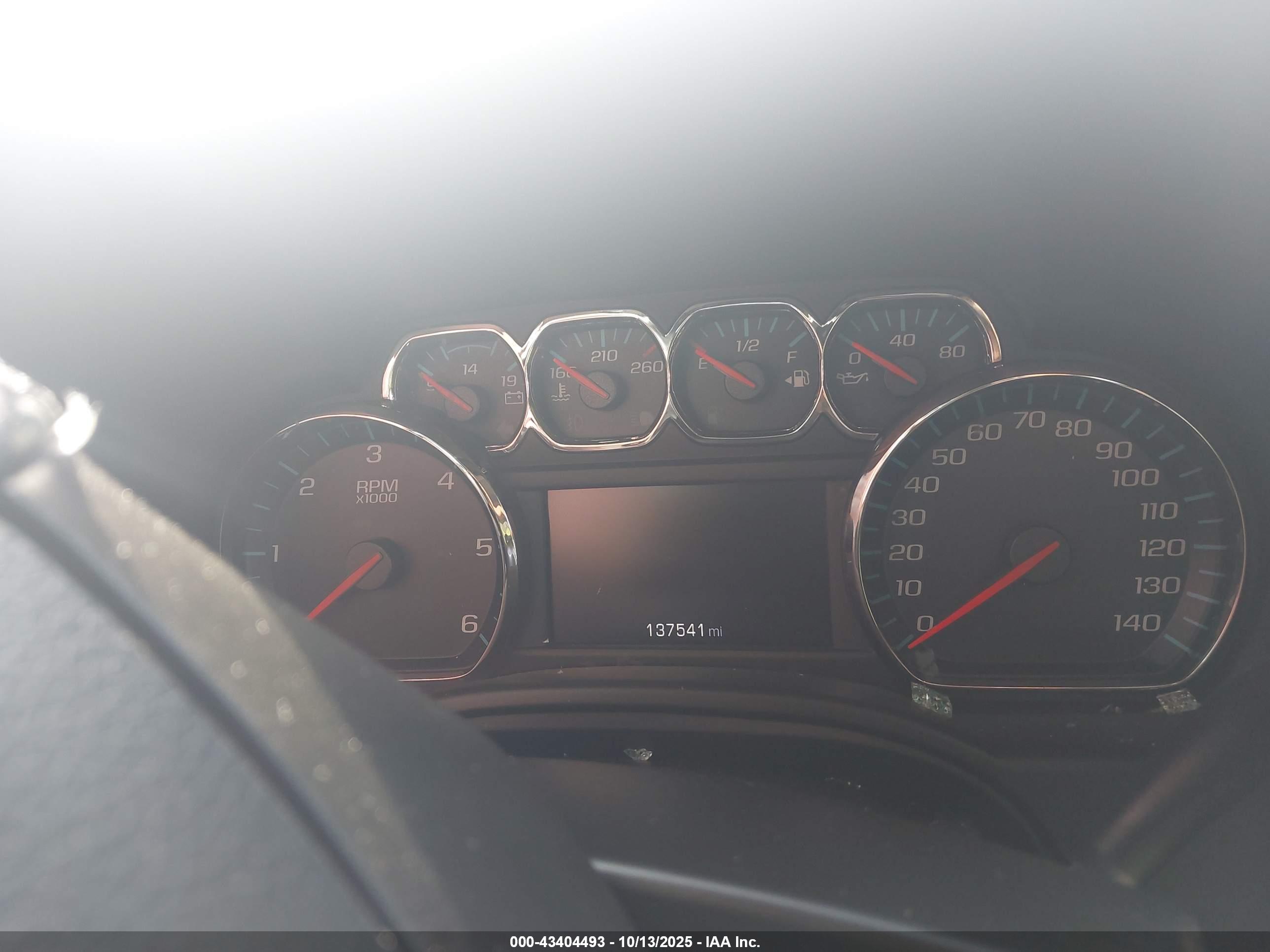 CHEVROLET TAHOE image 7