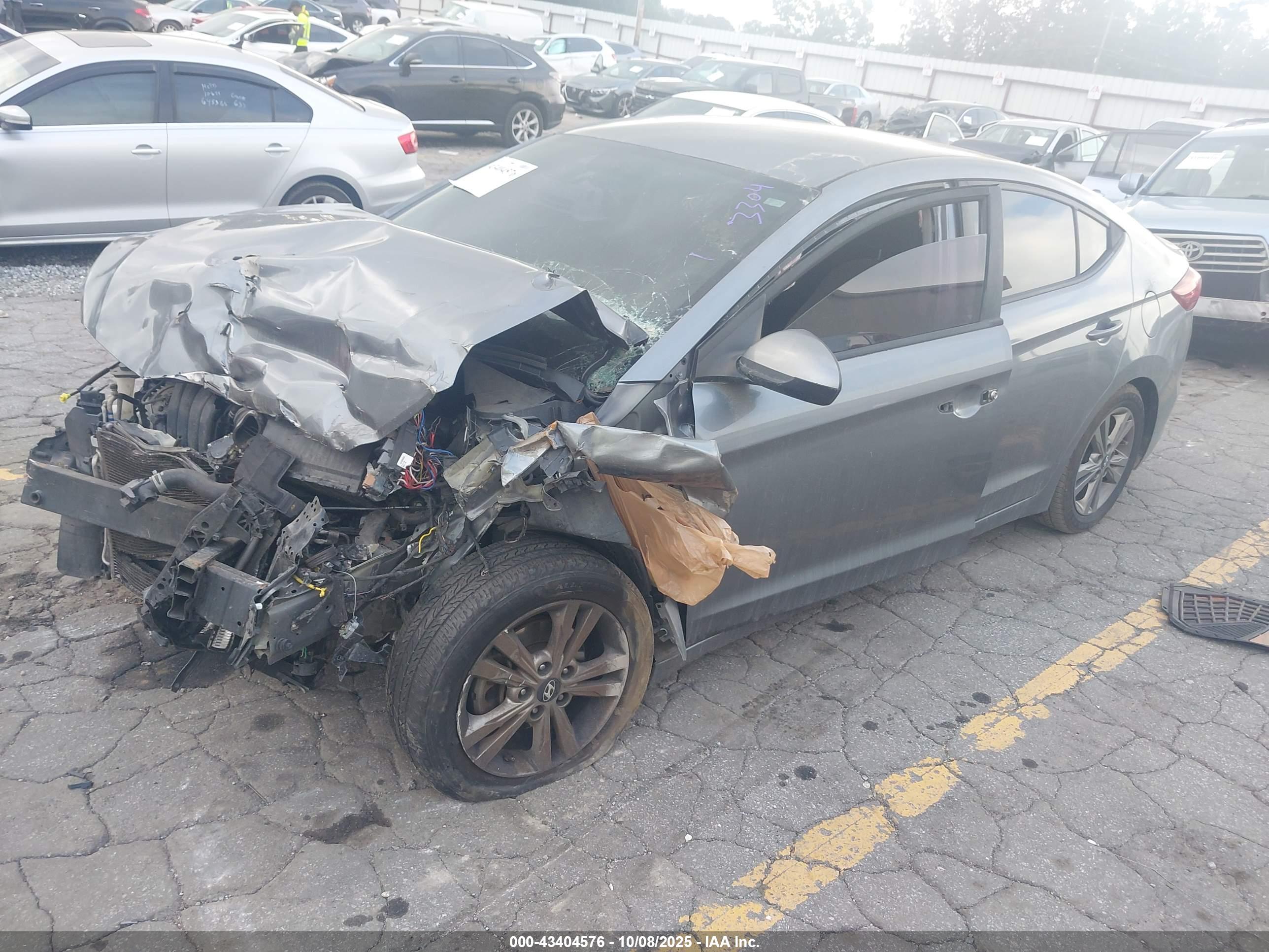 HYUNDAI ELANTRA image 2